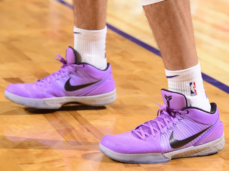 devin-booker-nike-zoom-kobe-4-pe-10-23.jpg