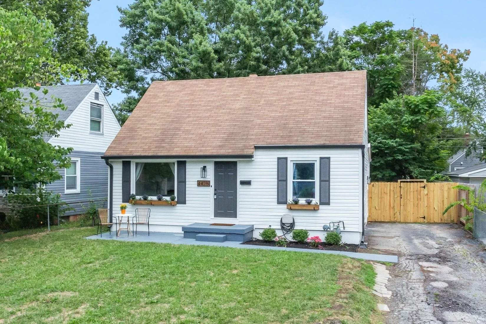 01-Front+of+HOme.jpg