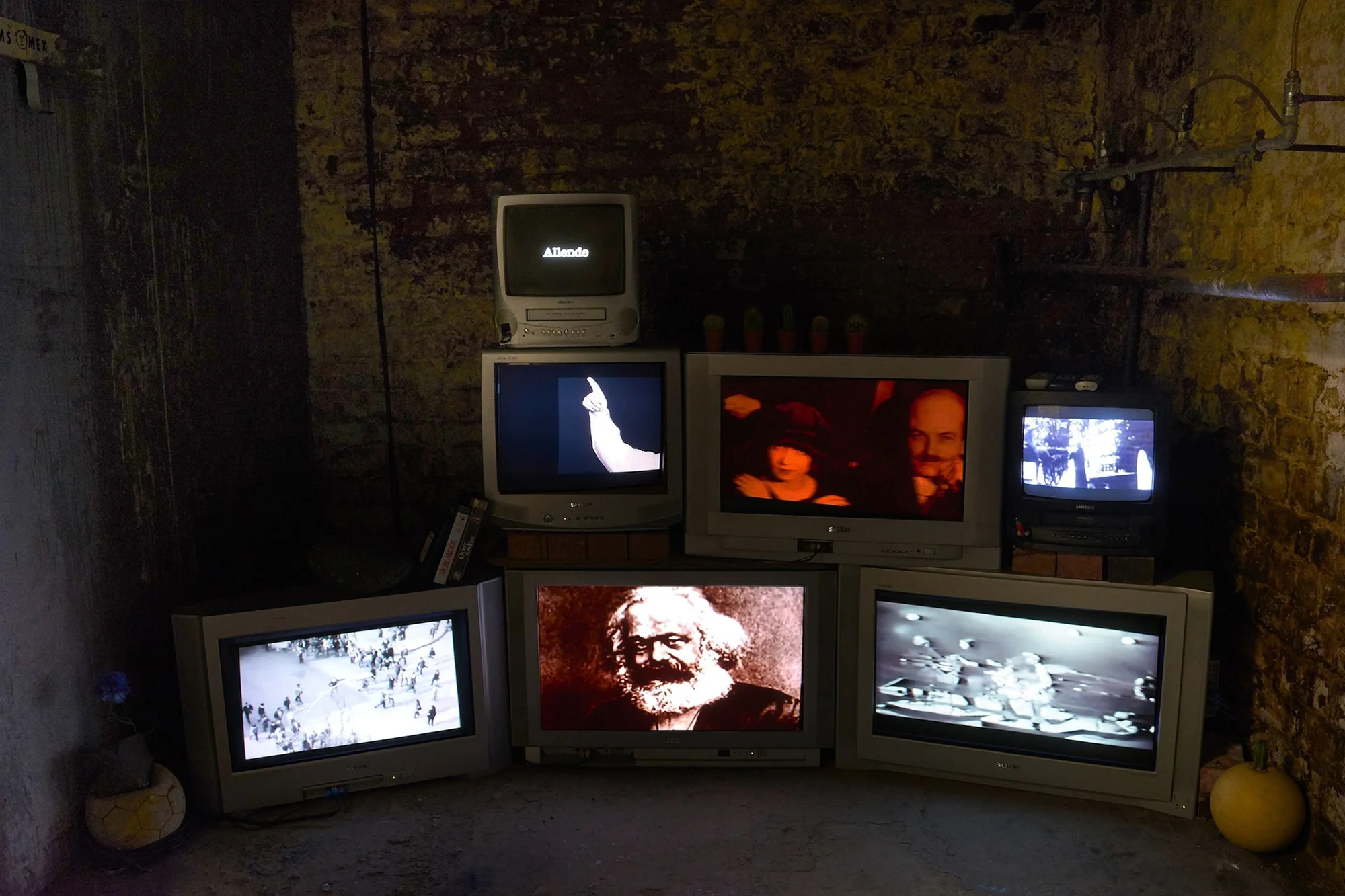 6)Portfolio Image 13) What's in my Pockets? copy.jpg