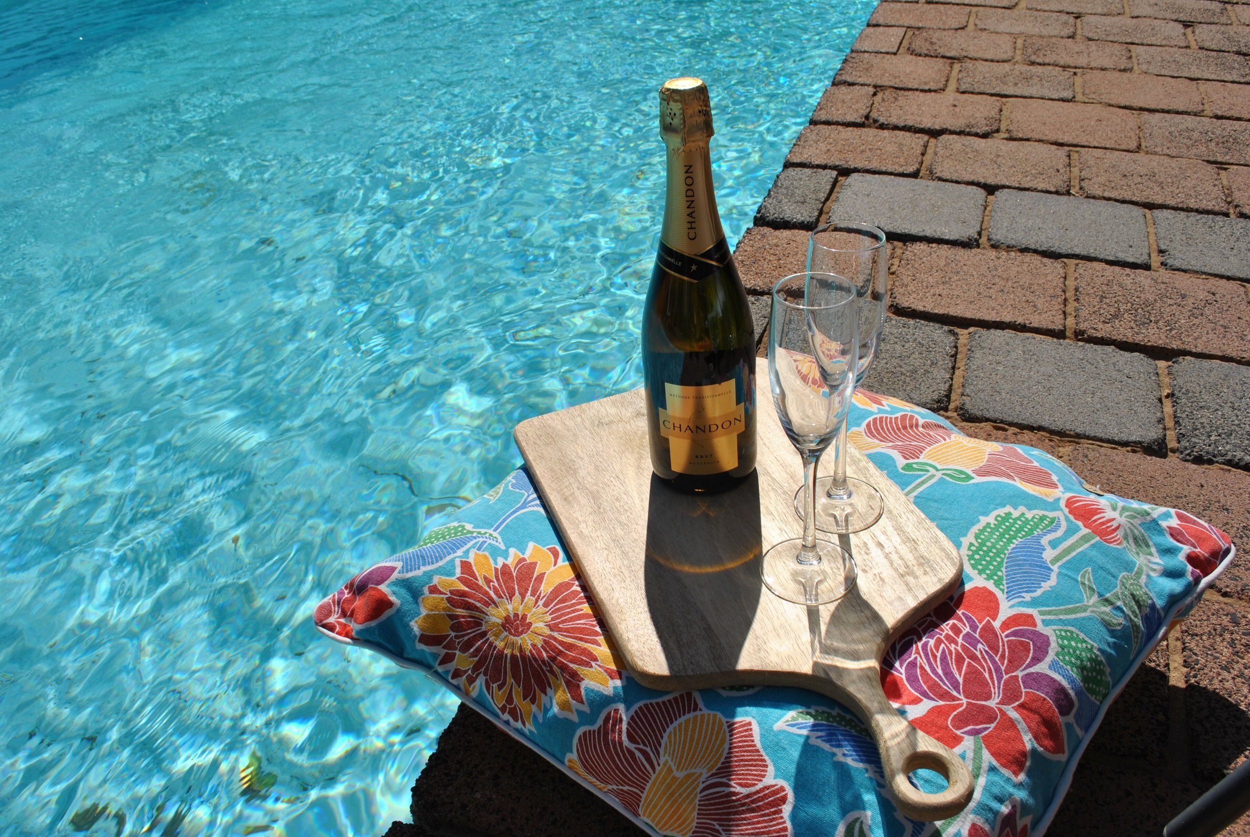 Mulwala_Resort_Poolside_Chandon.jpeg
