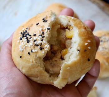 Stuffed-Buns-with-Chicken-and-Honey.jpg