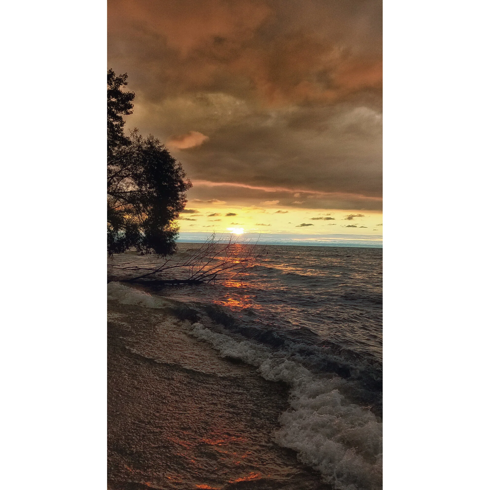 "Lake Erie Sunset" Photo by Kay Phelps