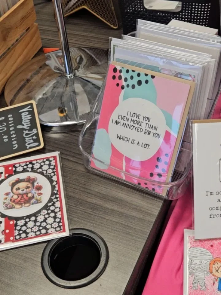 Whether you're celebrating Valentine's, Galentine's or not at all, there's only a few days left! Come snag a card or gift for someone you love! Open today, tomorrow and Saturday.
#upfrontartspace #cuyahogafallsoh #shoplocal #valentines