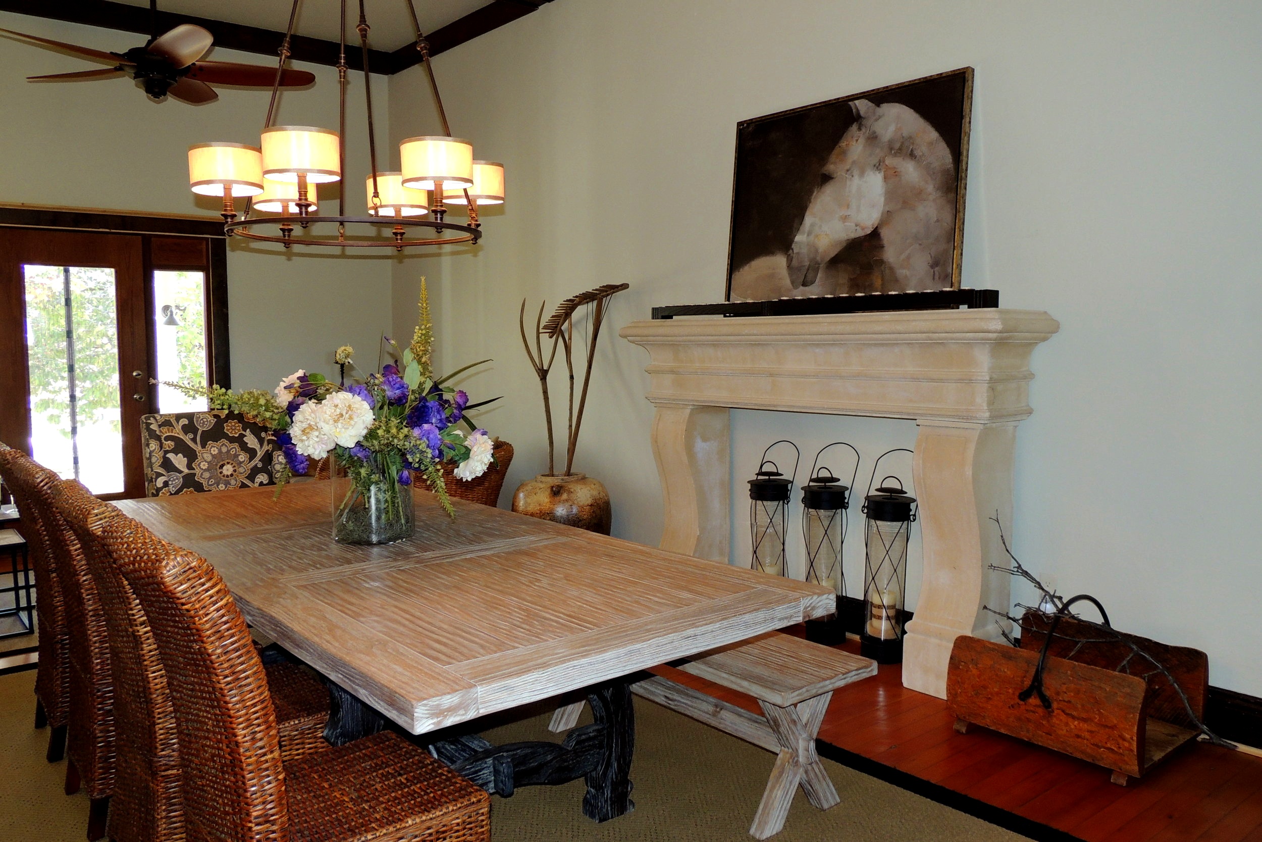 Interior+Dining+Table.jpg