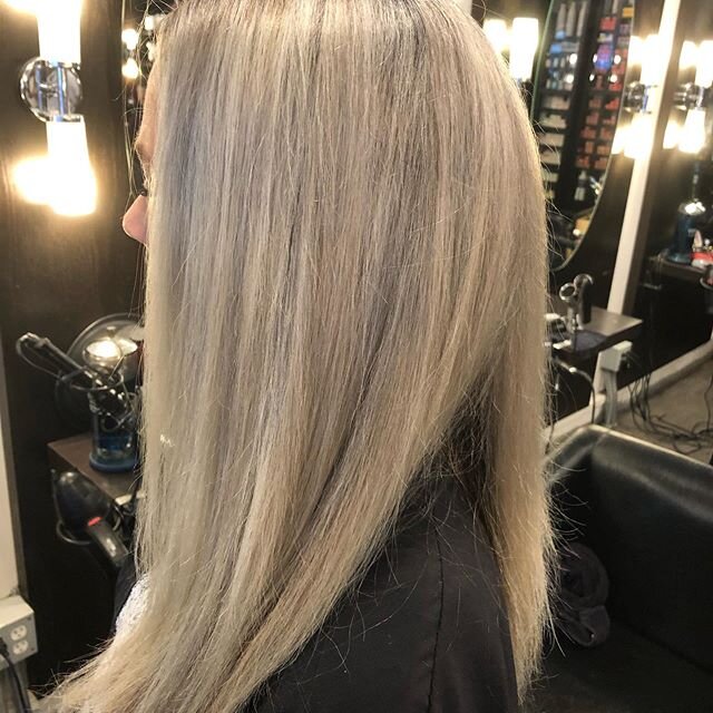 Tired of colouring your grey hair? Sam came to us wanting to attempt to embrace her natural grey hair and had 8 months of her natural colour regrowth. She didn&rsquo;t want to cut her hair short and was looking for options. We helped speed up the pro
