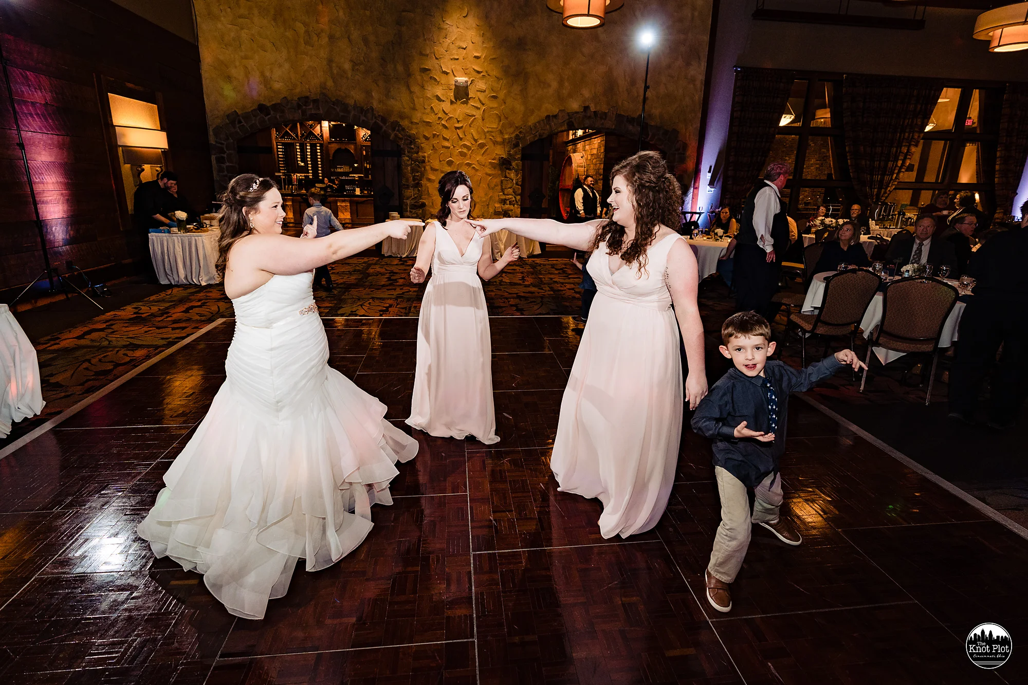 Oscar-Event-Center-Jungle-Jims-Cincinnati-Wedding-Photography-27.jpg