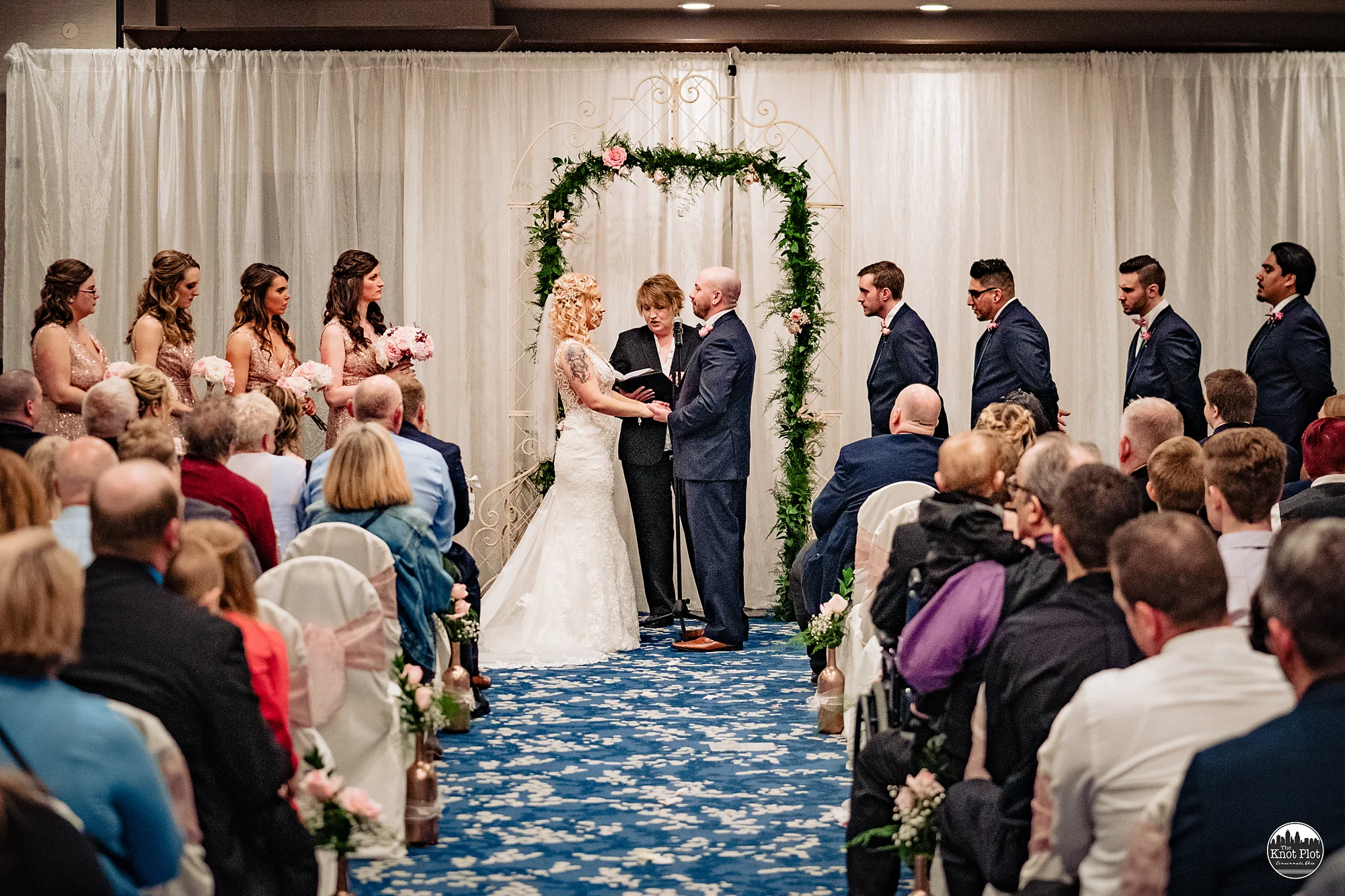Embassy-Suites-Rivercenter-Cincinnati-Wedding-Photography-14.jpg