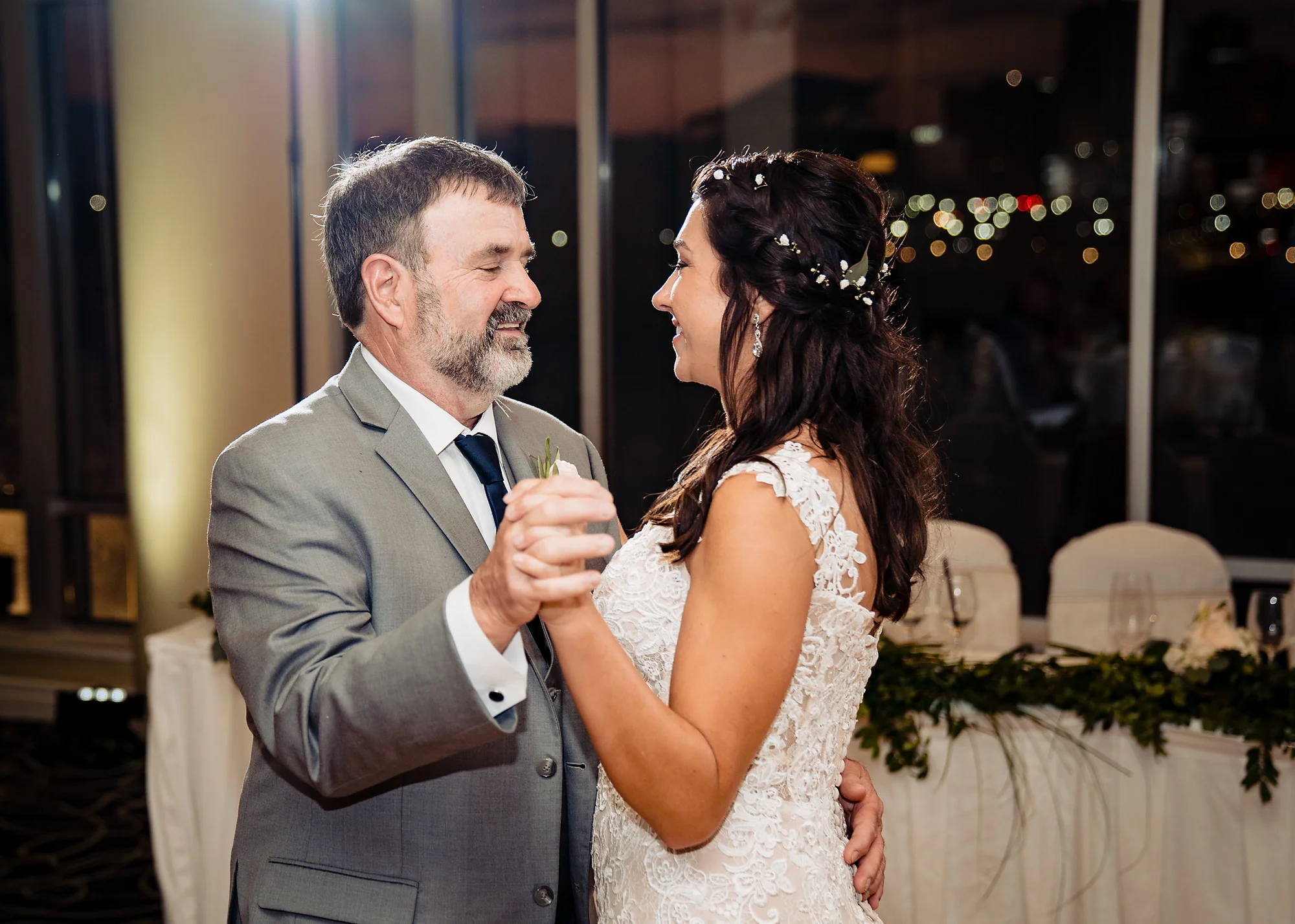 Embassy-Suites-Rivercenter-Wedding-Photography-36.jpg