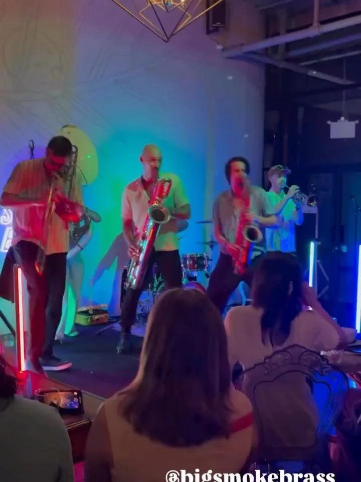 Summer moments 😌

1) @reidsdistillery 
2) @dromtaberna 
3) Canada Day at Queen&rsquo;s Park
4) St. James Park
5) Union Summer
6) Muskoka
7/8) Wedding szn
9) Obligatory @webers_hamburgers stop

NEXT UP:

Aug 12 @pecjazz 
Aug 16 @dromtaberna 
Aug 26 @