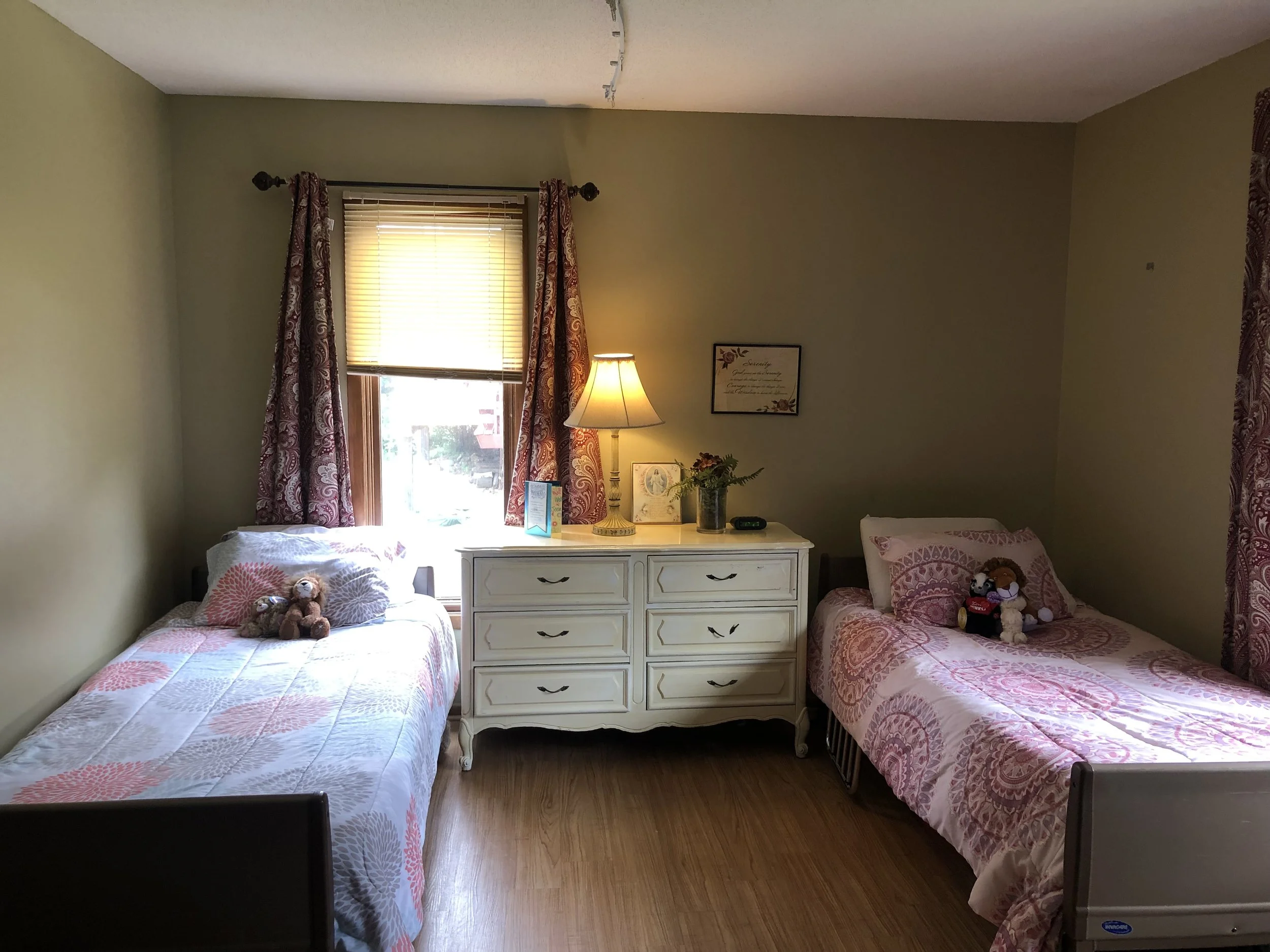 Bedroom with Twin Beds
