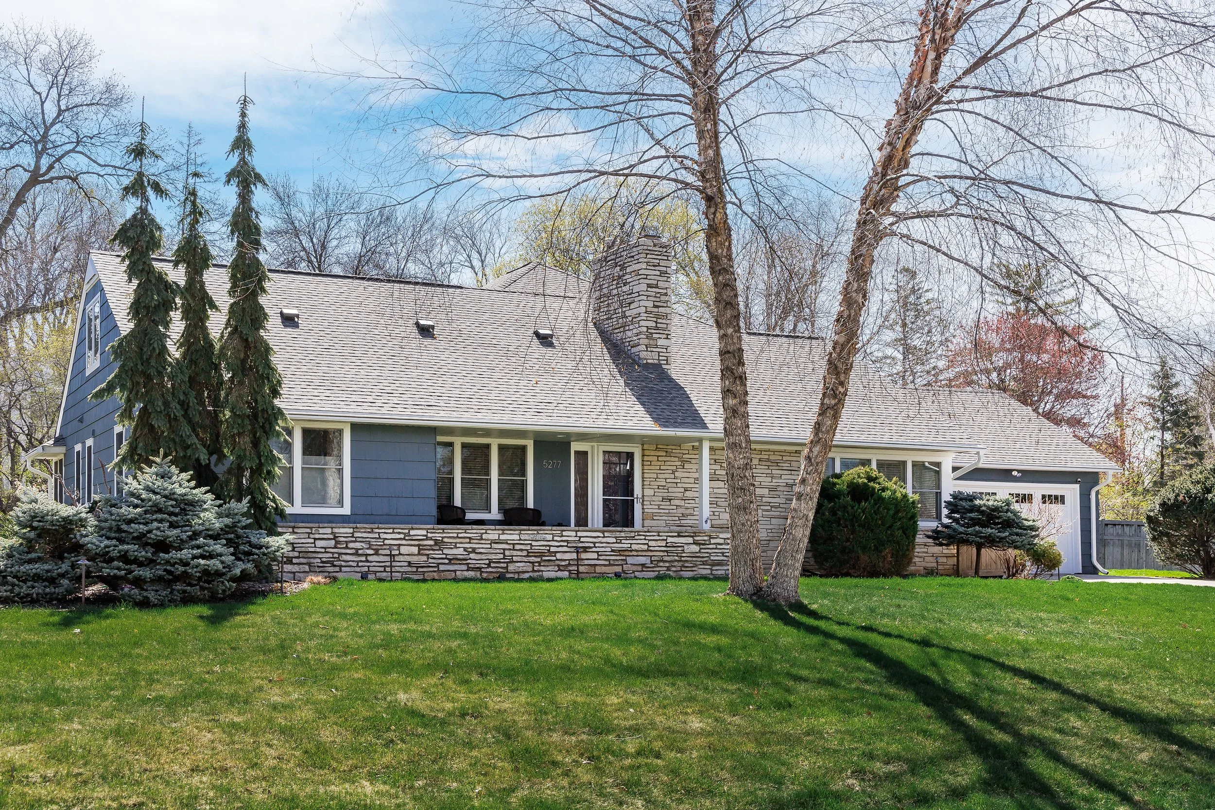 5277 Lochloy Drive, Edina