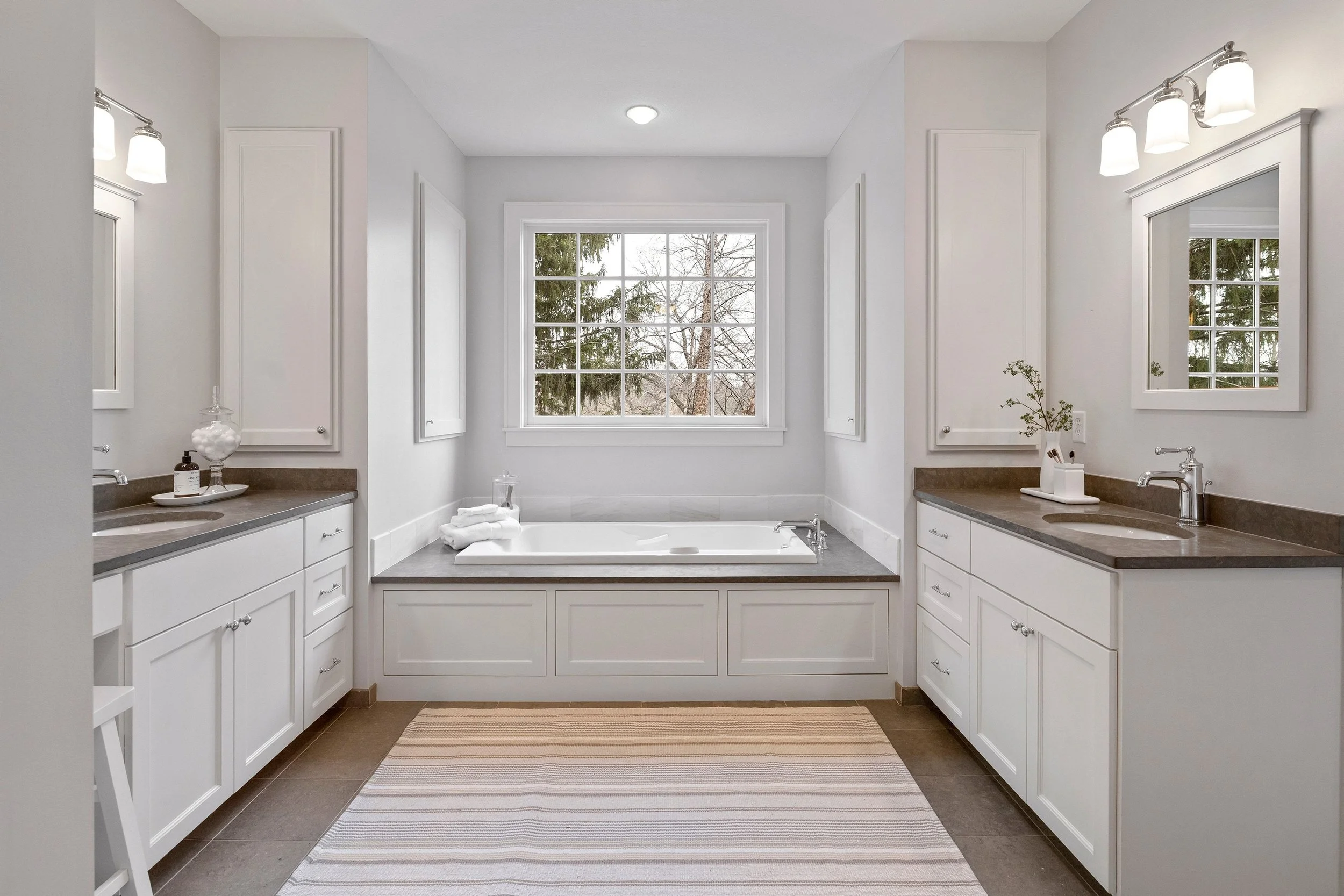 045_bathroom_primary_3_697.jpg