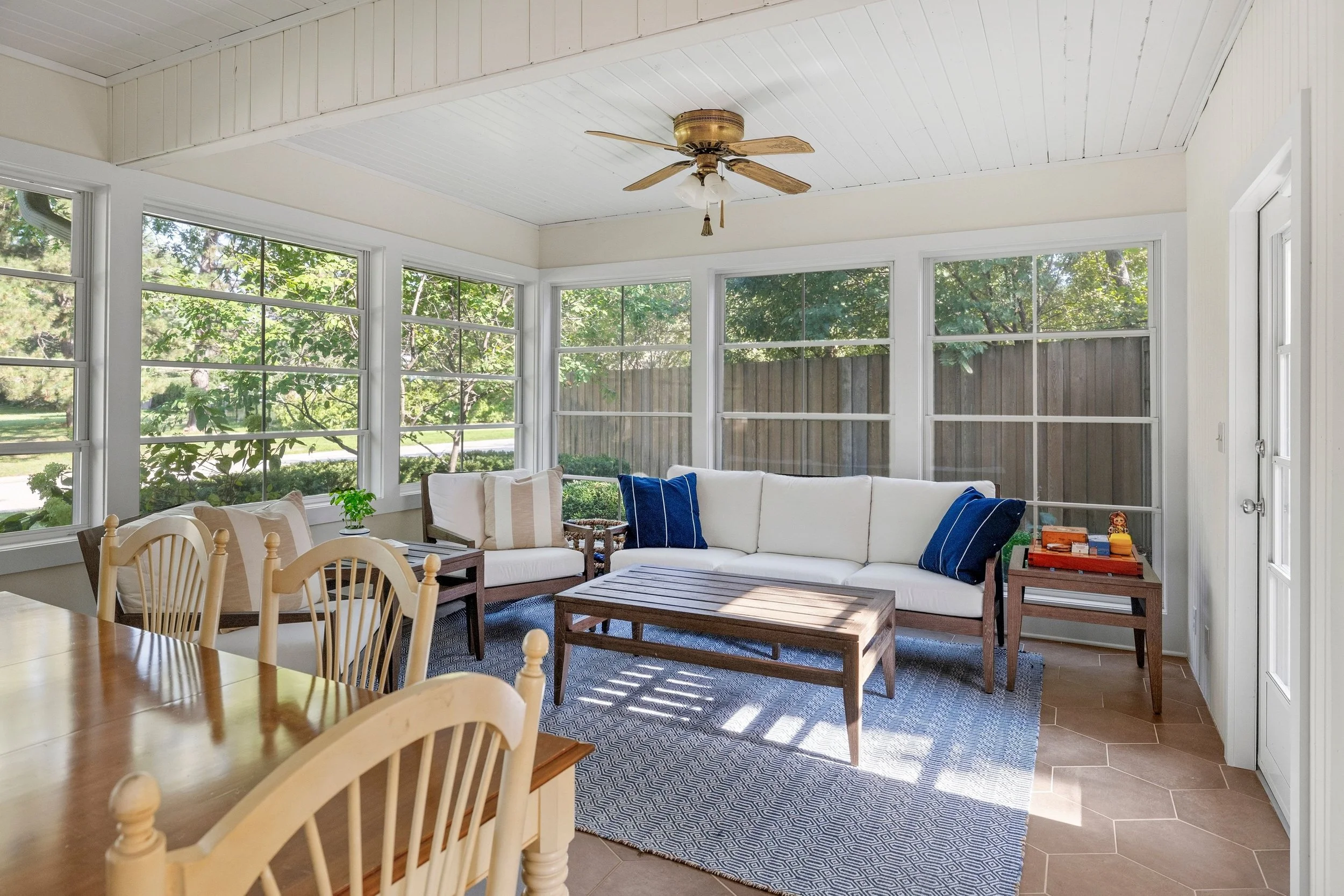 014_porch_1_48.jpg