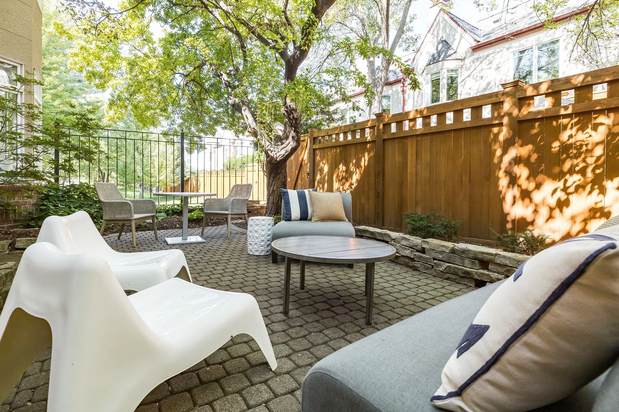 046_patio_1_96.jpg