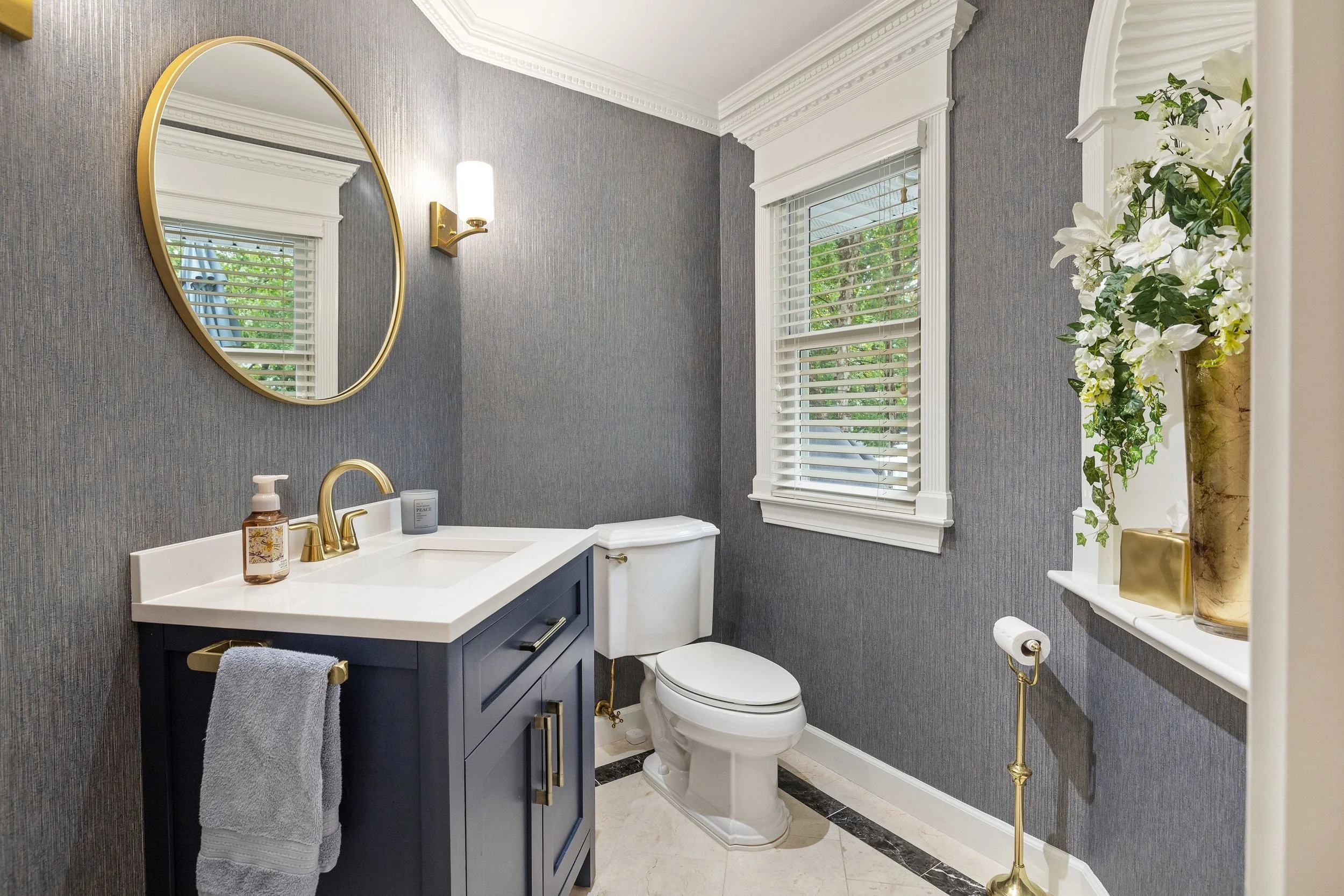 037_bathroom_main_266.jpg