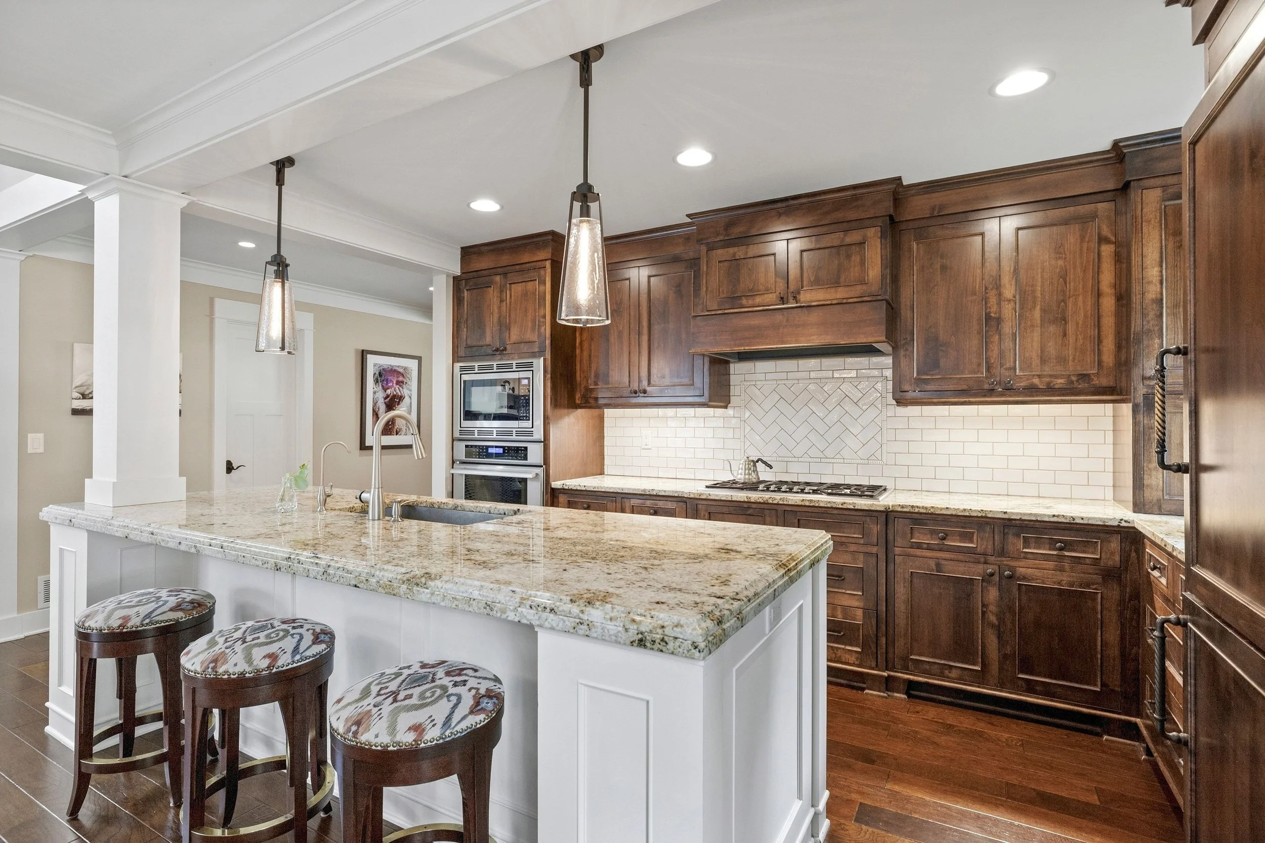 028_kitchen_1_111.jpg