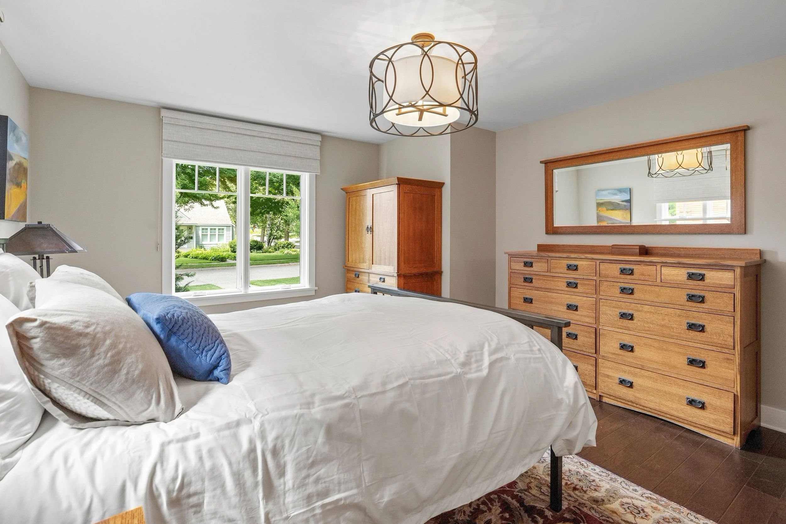 039_bedroom_primary_2_652.jpg
