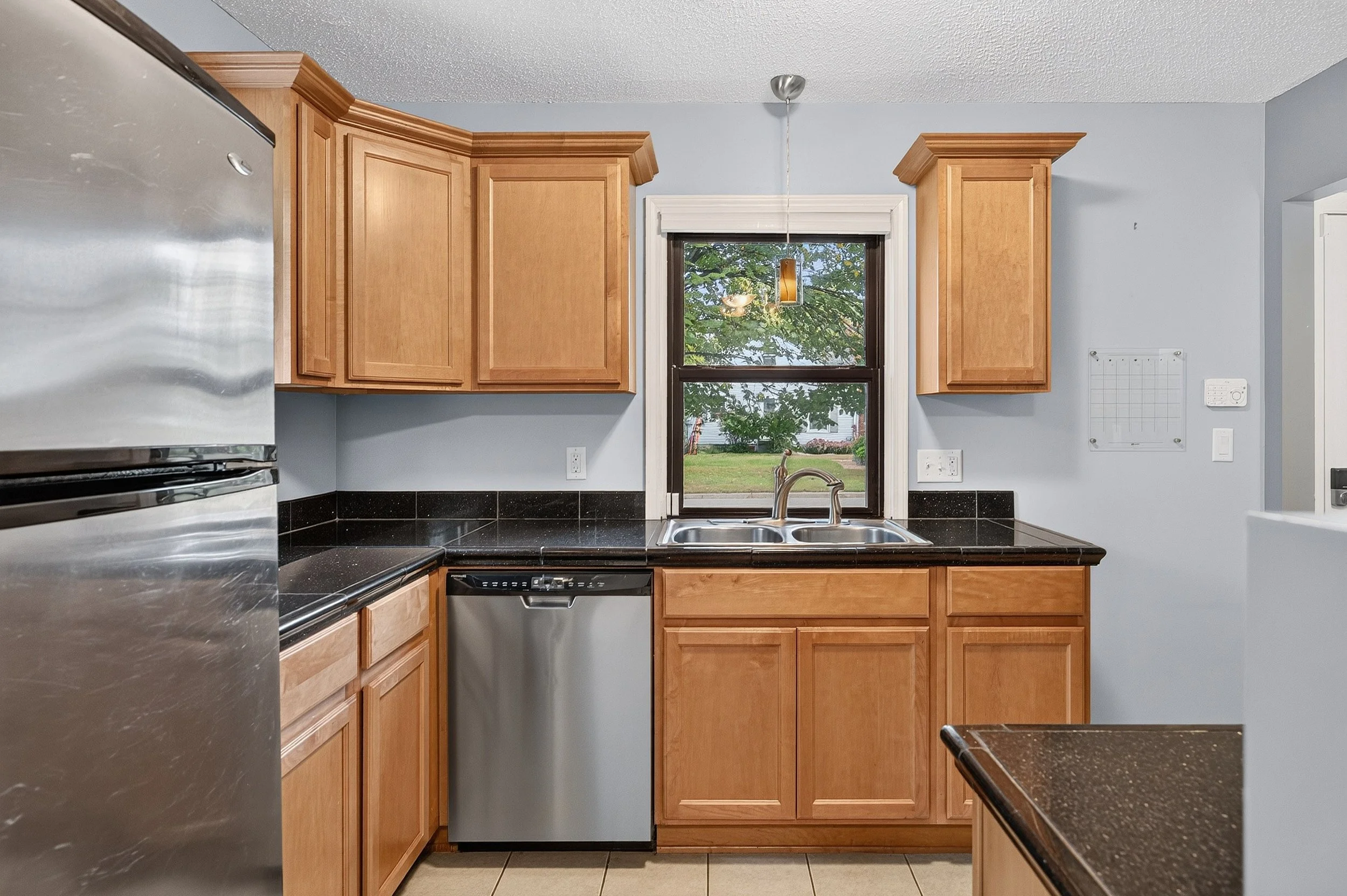 Kitchen 2.jpg