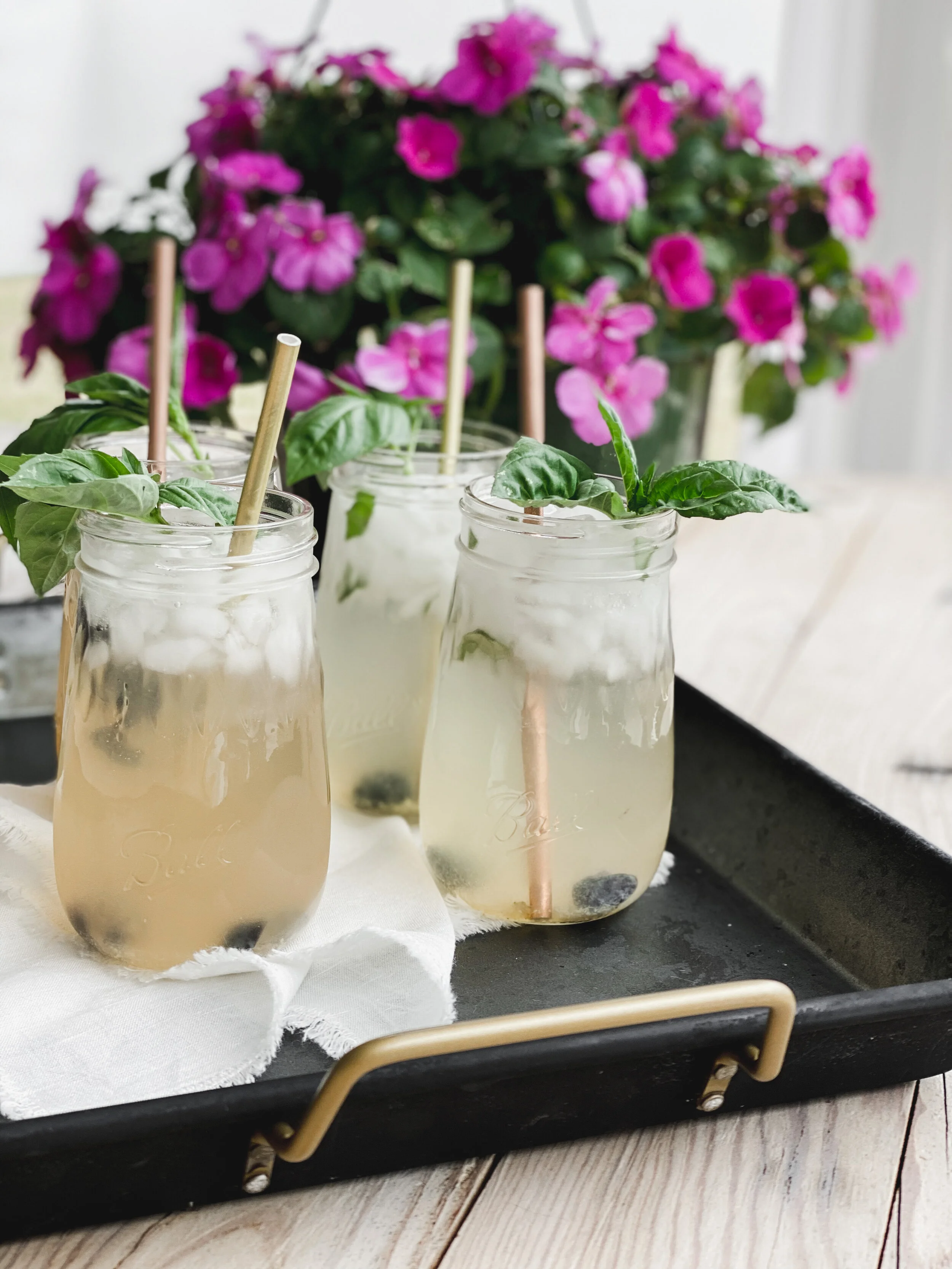 Springtime lemonade with Ball ® Canning