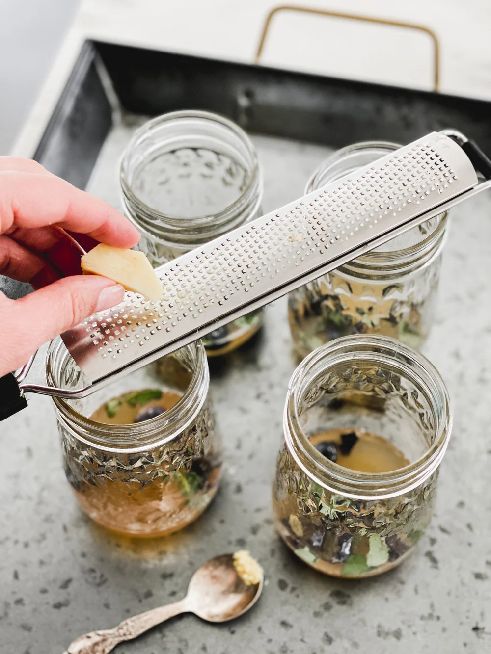 Springtime lemonade with Ball ® Canning