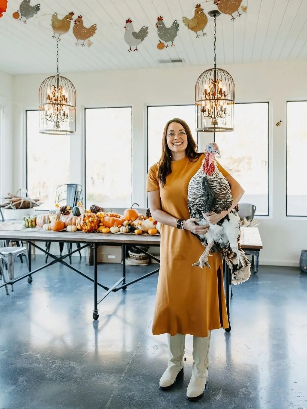 It's almost Thanksgiving! Swipe through to see my tablescape inspiration over the last years. I always am inspired by what I harvest. This year it was luffas, mini pumpkins, dried strawflowers and more! 

Comment &quot;Thanksgiving &quot; and I'll se