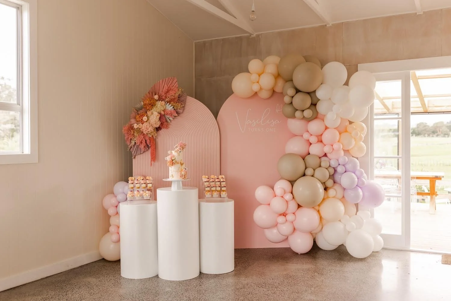 Arched Ripple Backdrop (PINK)