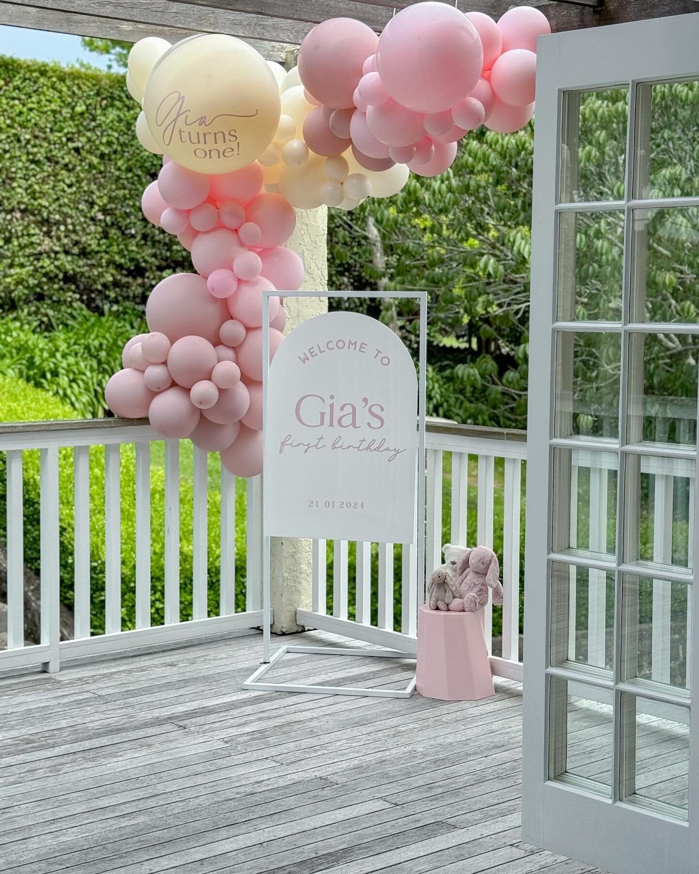 Happy 1st birthday Gia 💕

We had the privilege of creating the most beautiful backdrop for @clairemoros baby shower. Fast forward a year, and here we are again with another beautiful display for baby Gia&rsquo;s very first birthday.

🩷

We love bei