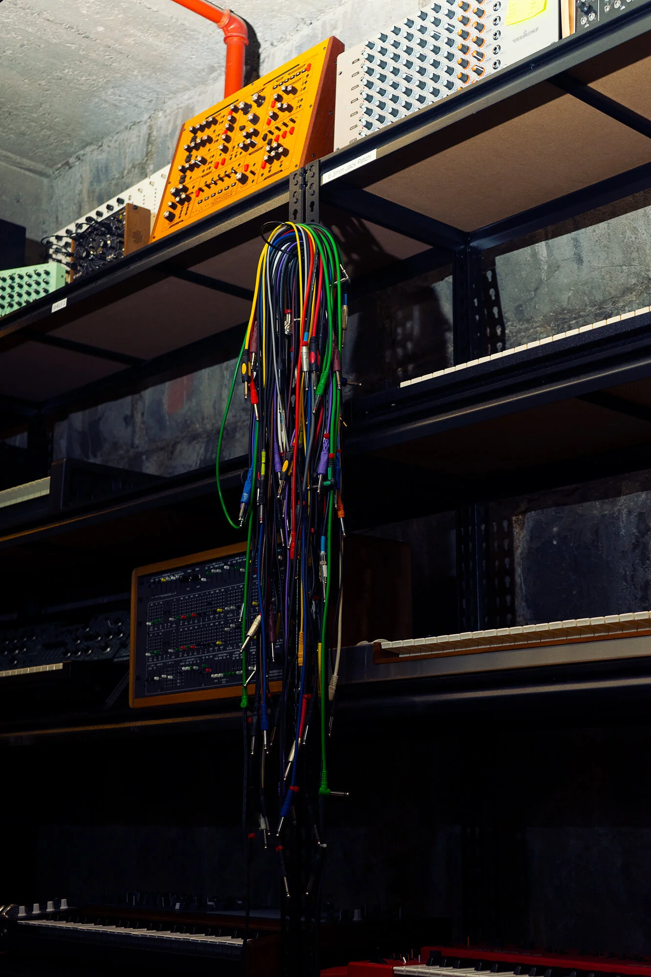 Mess_Detail_16bit.jpg