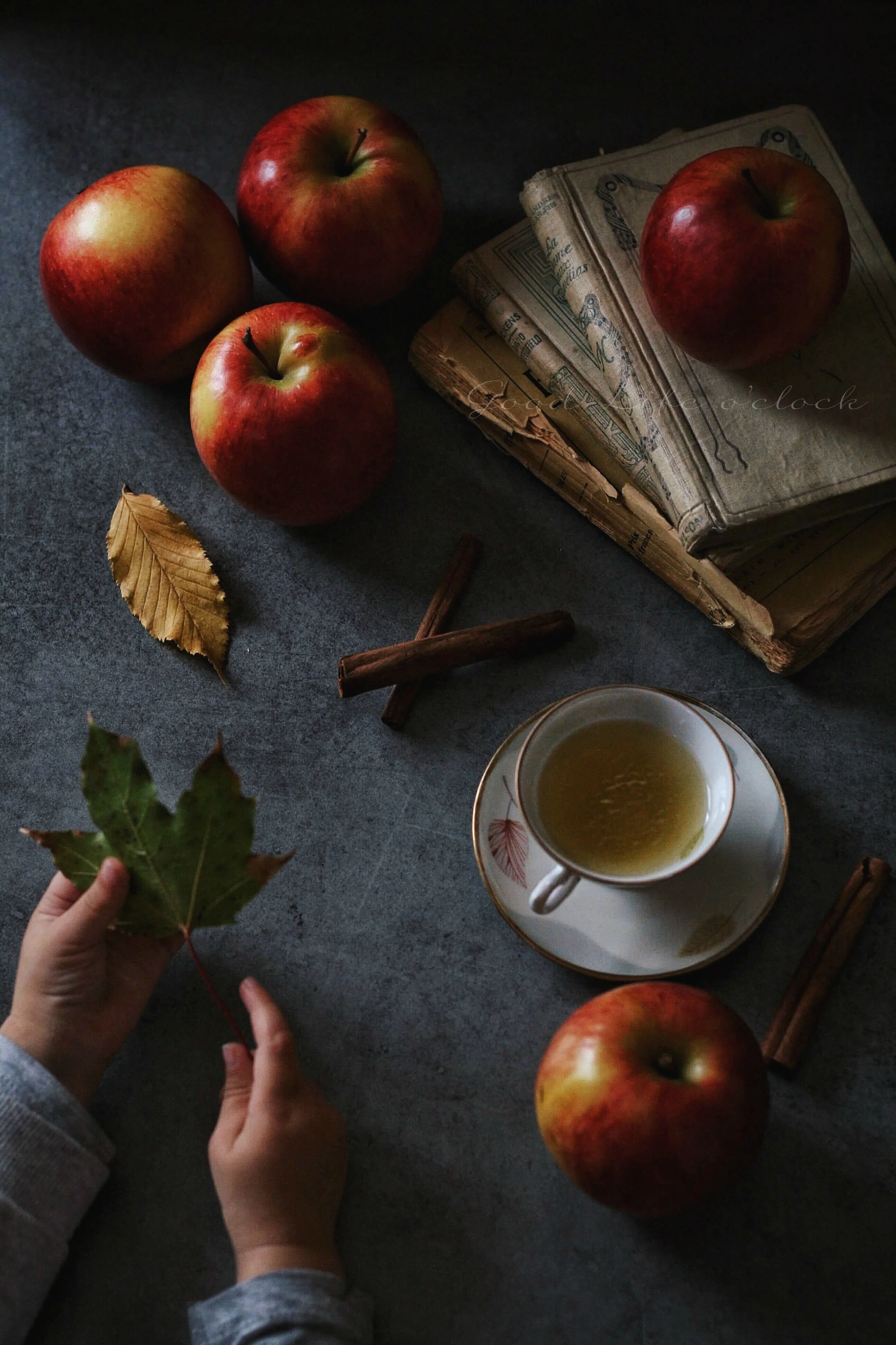Apples and apple tea styling - Candid childhood