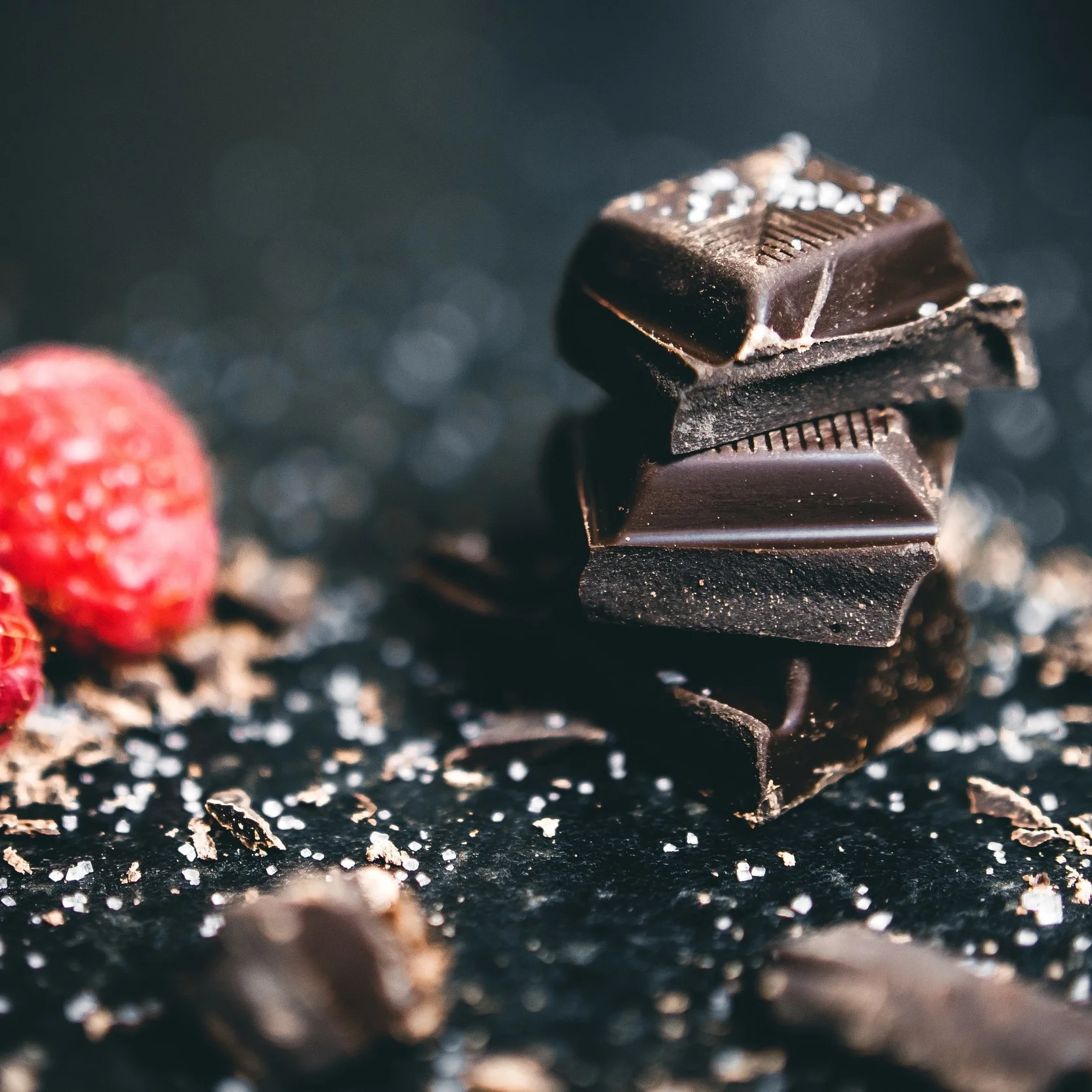 berries-chocolates-delicious-918327.jpg