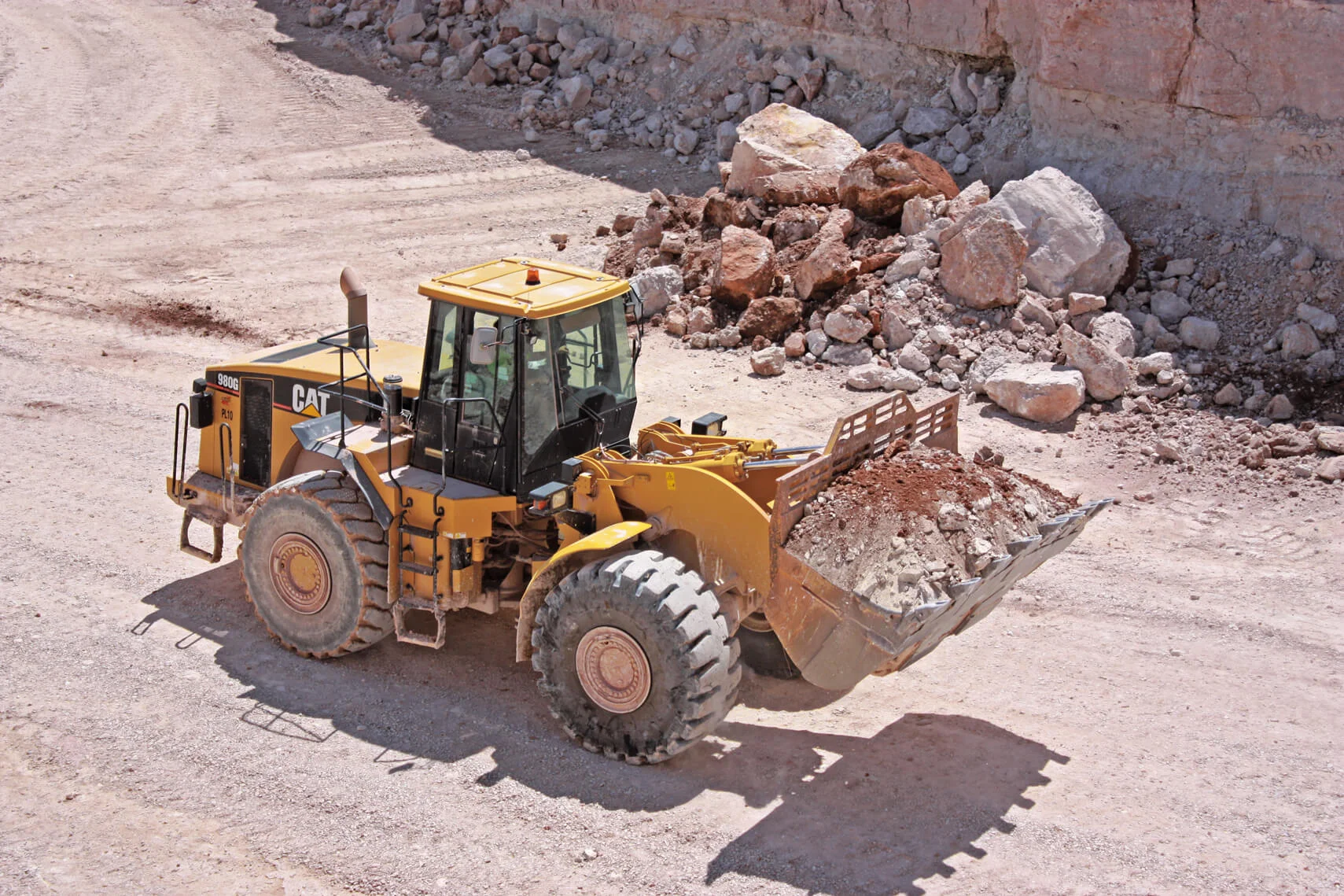 980G-Loader-in-action.jpg