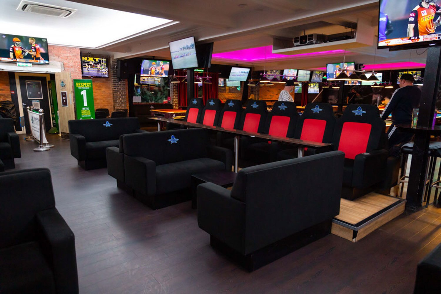 Sharkeys_Sports_Bar_Bournemouth_Live_Sports_Poole_Snooker_Table_Tennis_VIP_Rooms_Consoles-25.jpg