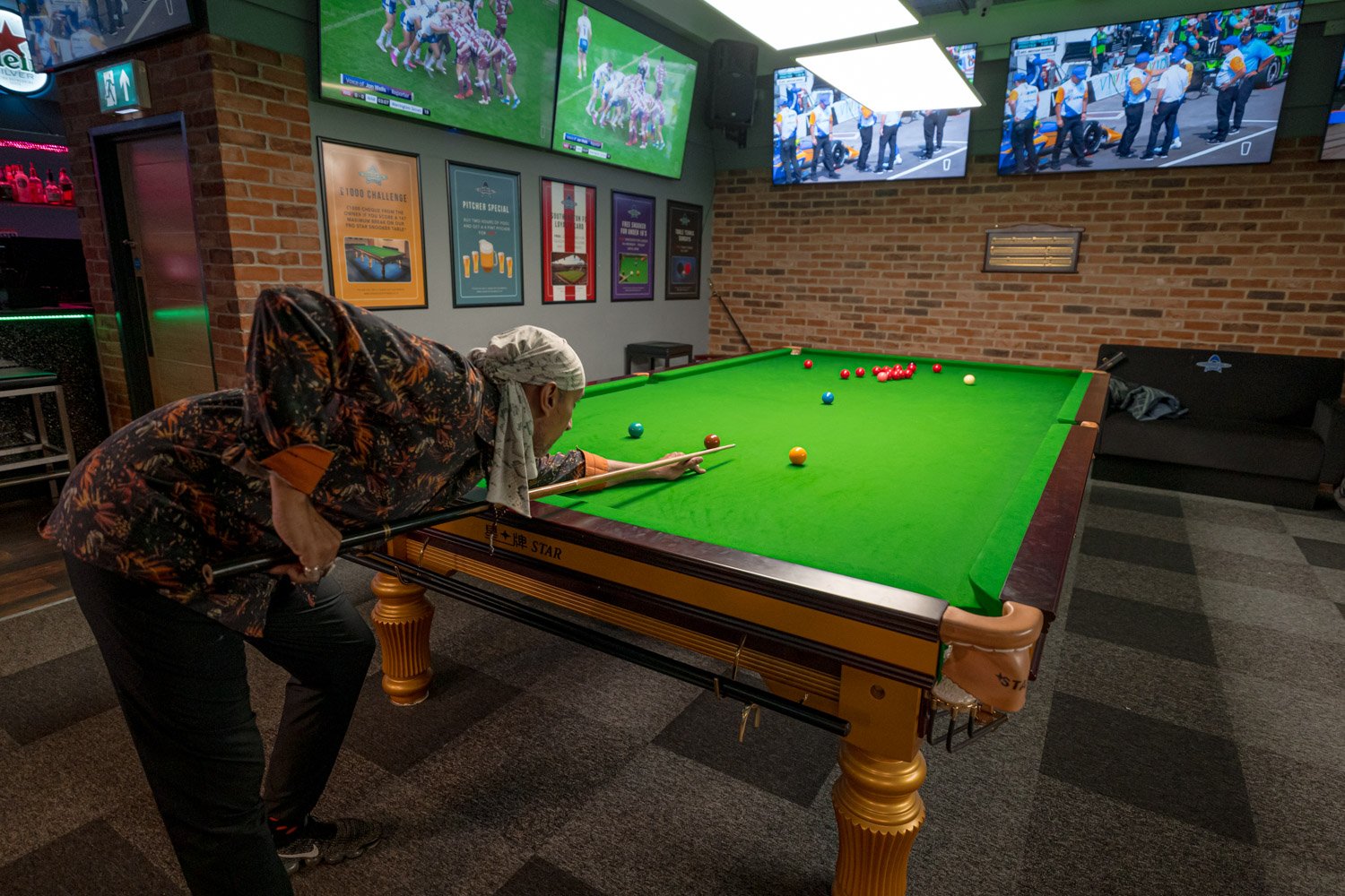 Sharkeys_Sports_Bar_Southampton_Live_Sports_Poole_Snooker_Table_Tennis_VIP_Rooms_Consoles-34.jpg