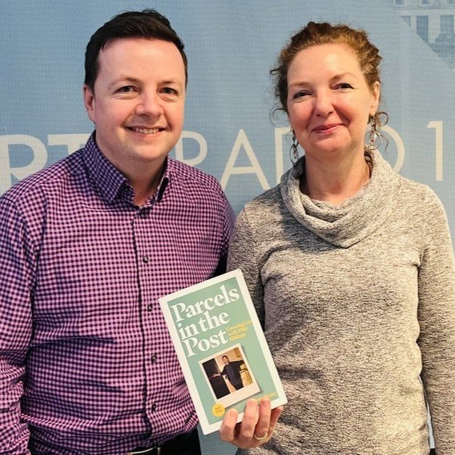 Listen back to Fiona Neary's moving interview on the Oliver Callan show to discuss her new memoir, Parcels in the Post. Link in bio. The book is out now! #Fostercare #ParcelsinthePost #Memoir