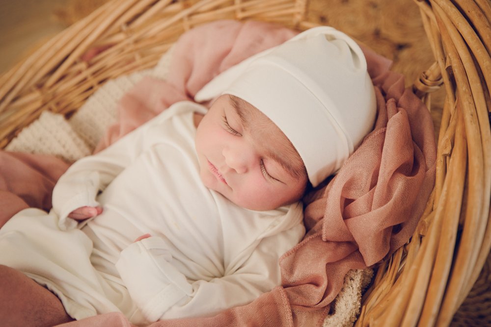 Sneak Peek! Sandy, Oregon Newborn Photography Studio