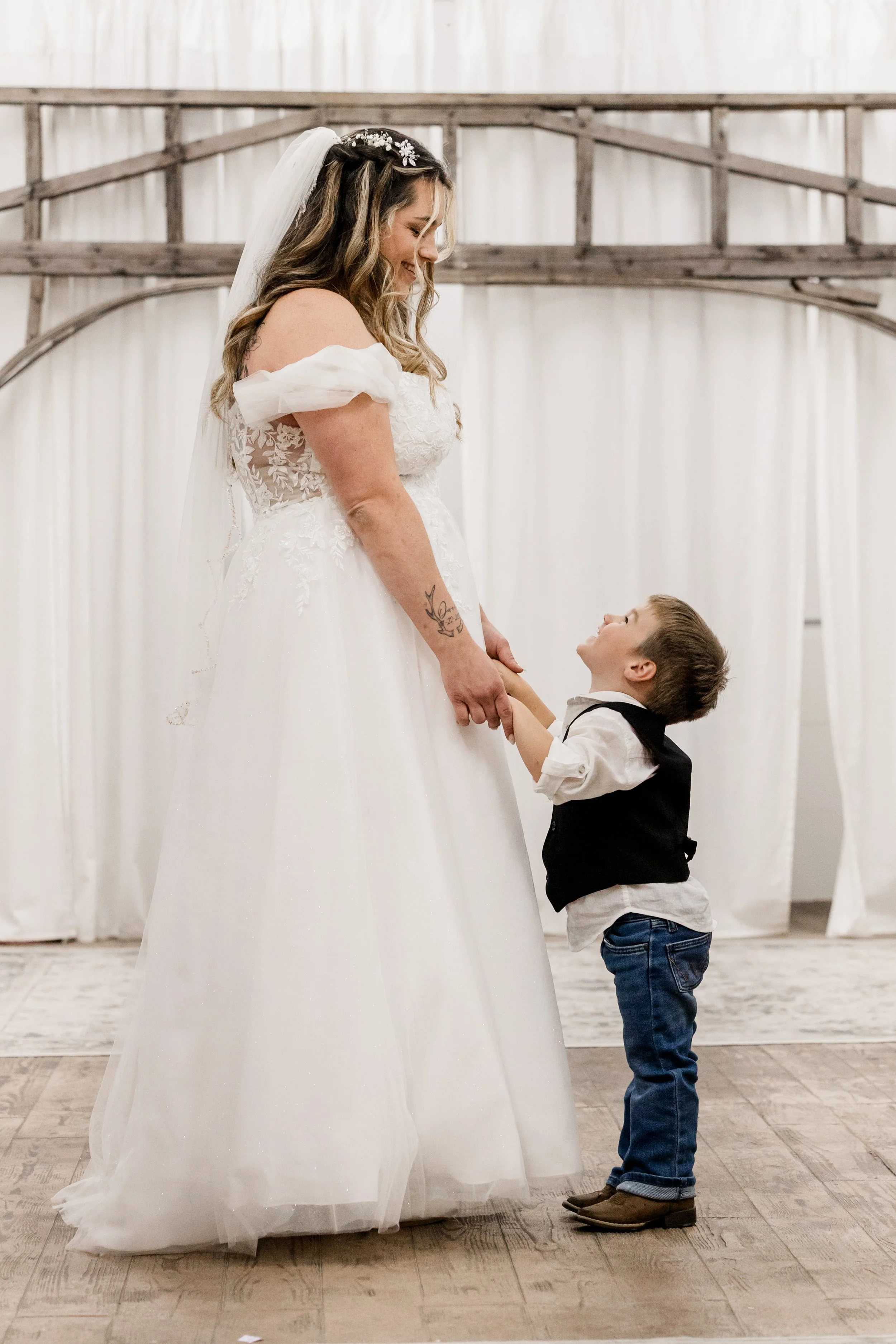 Studio623photography-Mthoodcenter_wedding_MB--33.jpg