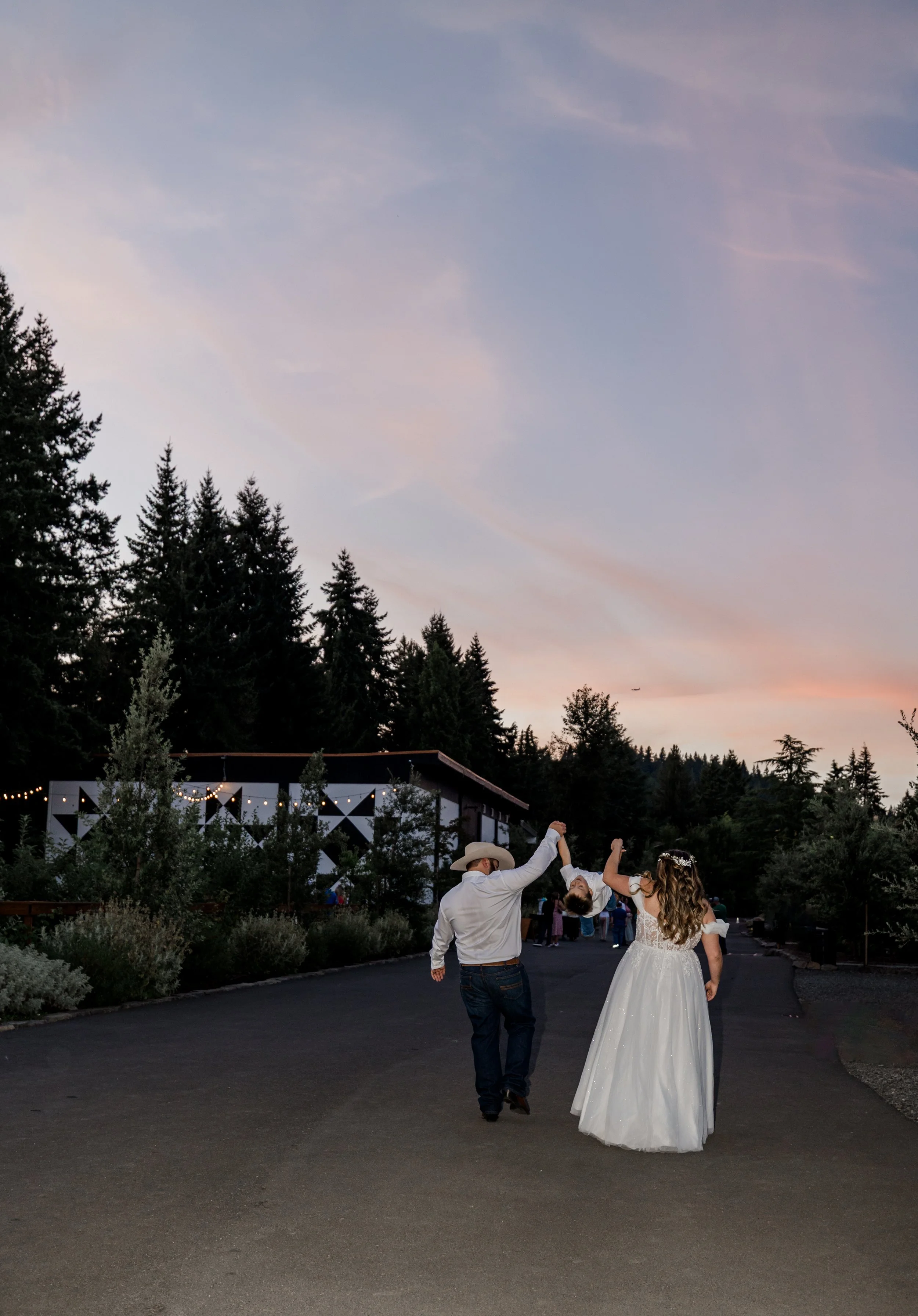 Studio623photography-Mthoodcenter_wedding_MB--64.jpg