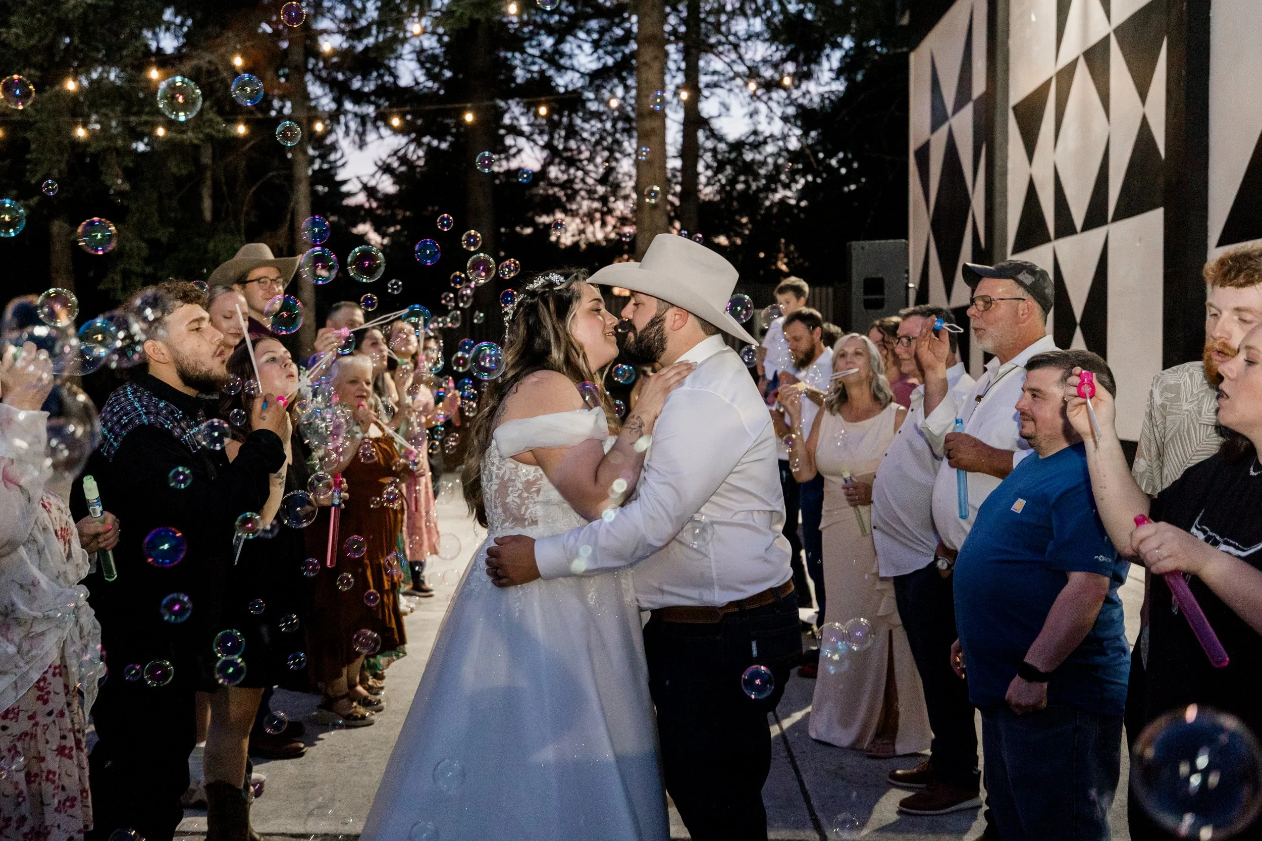 Studio623photography-Mthoodcenter_wedding_MB--68.jpg