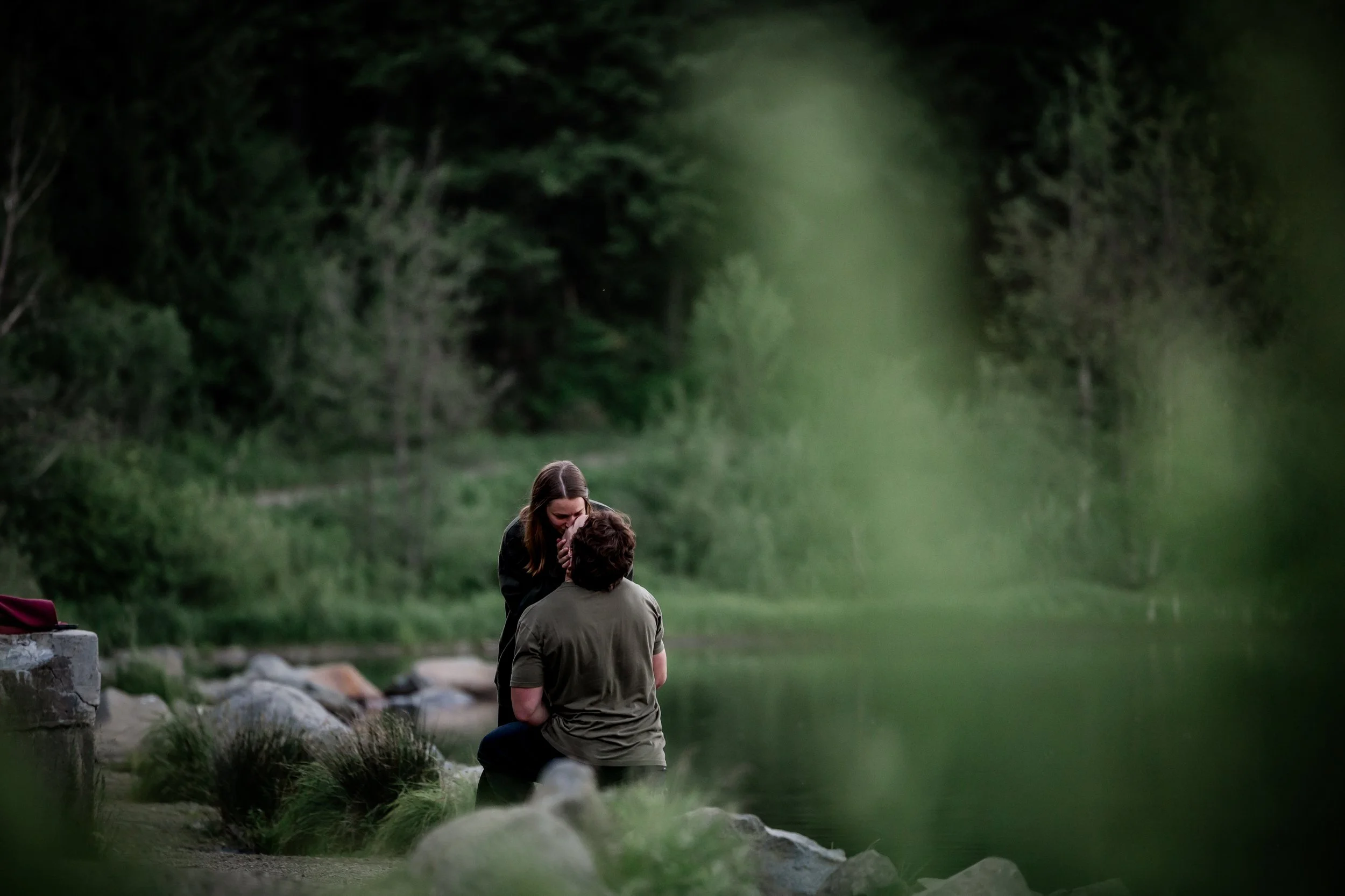 Studio623Photography-TrilliumLake-engagement-photos-proposal--9.jpg