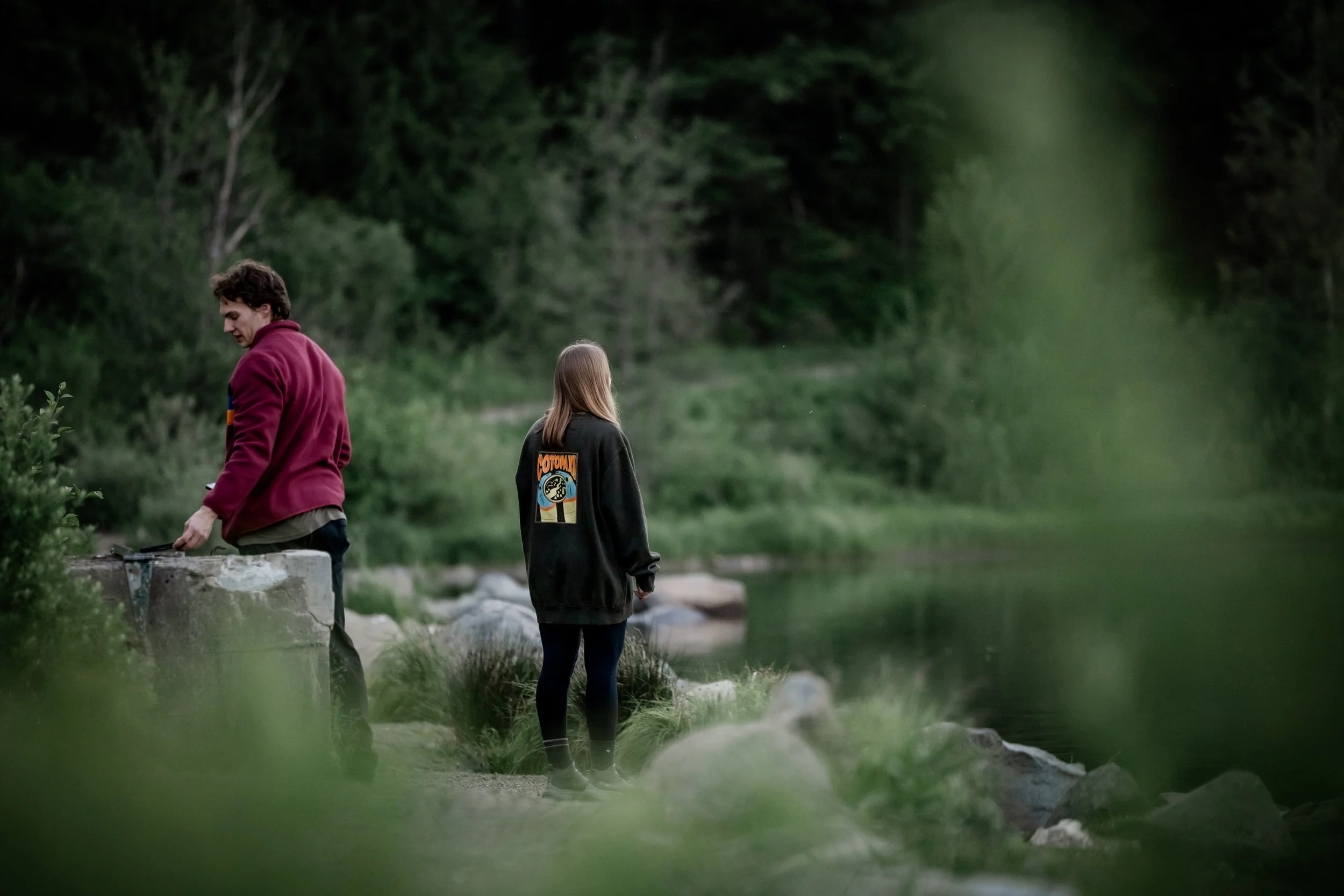 Studio623Photography-TrilliumLake-engagement-photos-proposal--2.jpg