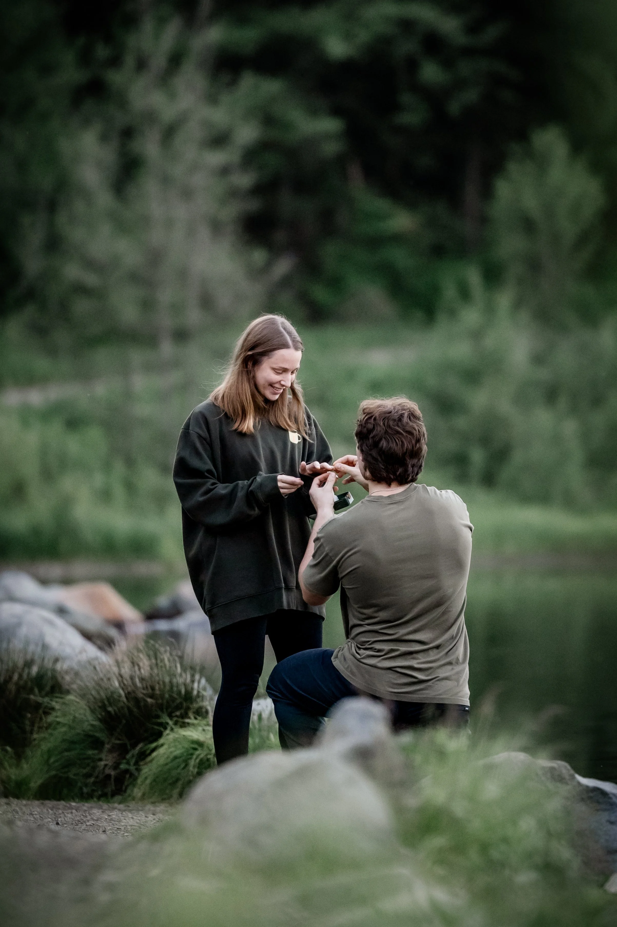 Studio623Photography-TrilliumLake-engagement-photos-proposal--1-2.jpg