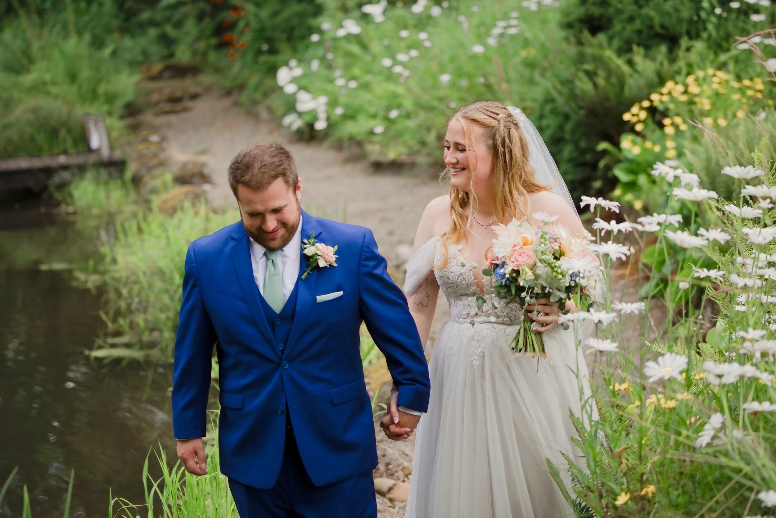 Morgan and Hunter’s Summer Wedding at Knoll Crest Gardens | Sandy Oregon Wedding Photographer