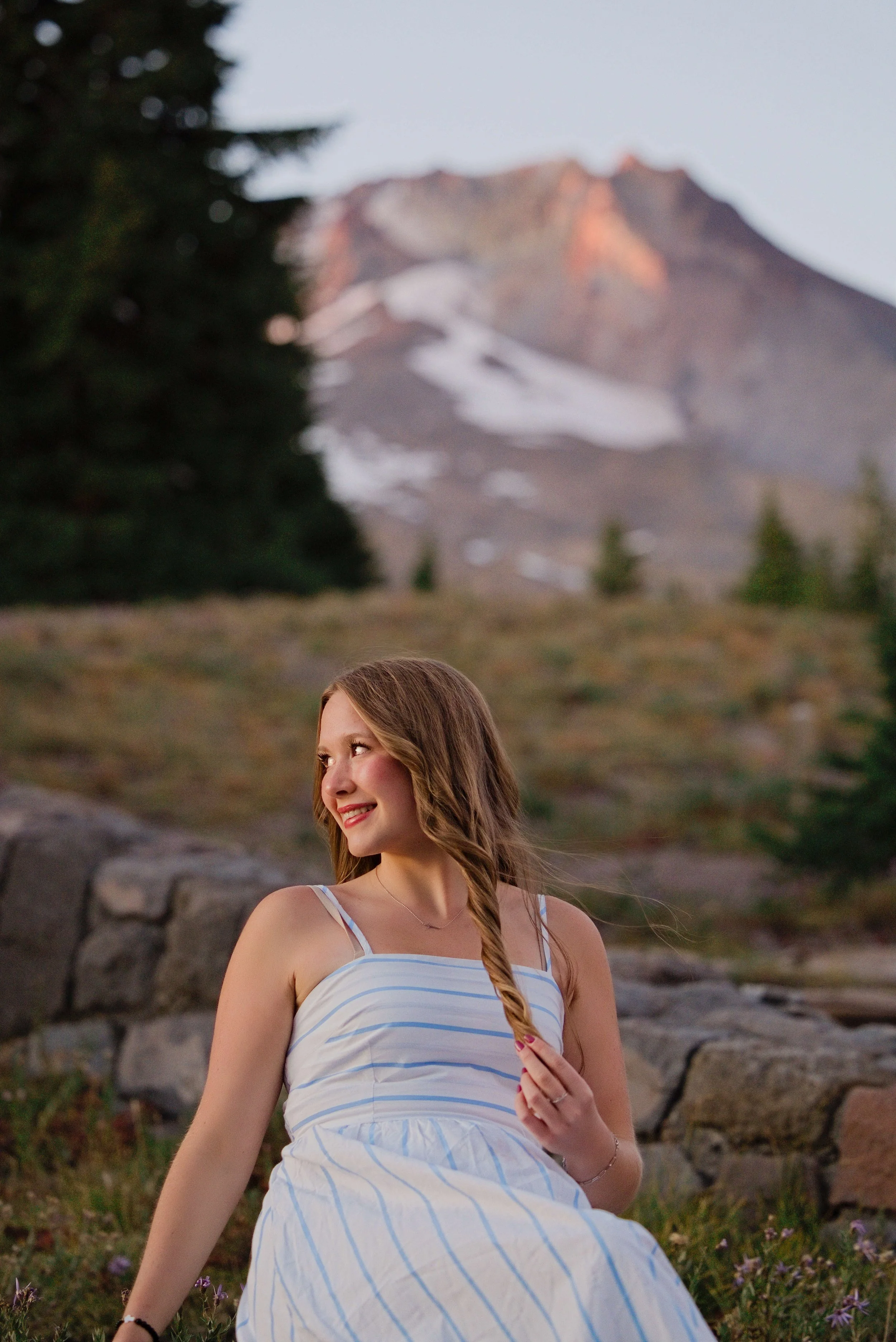 SeniorPhotos-MtHood-Classof2027-Studio623Photography-055.jpg
