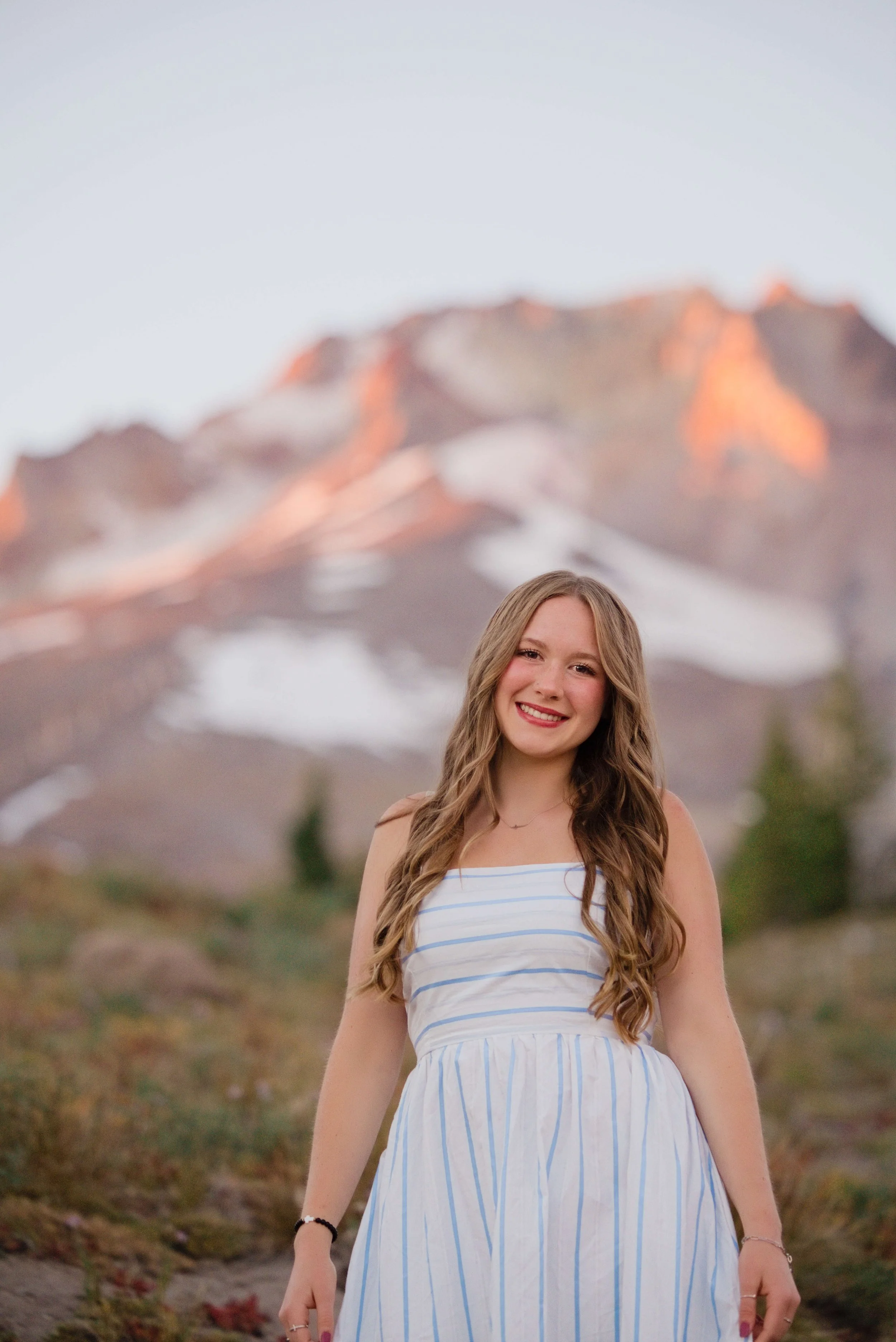 SeniorPhotos-MtHood-Classof2027-Studio623Photography-051.jpg