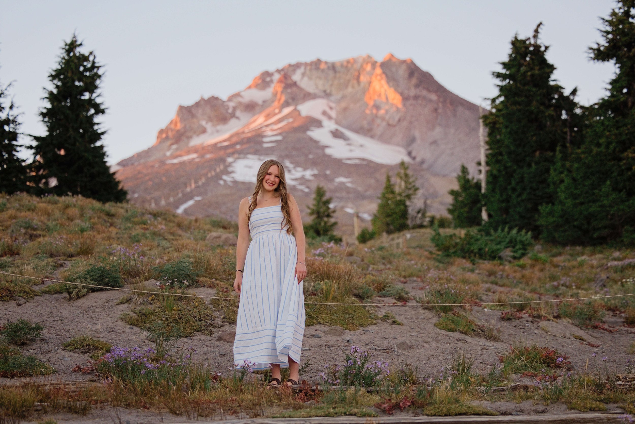 SeniorPhotos-MtHood-Classof2027-Studio623Photography-049.jpg