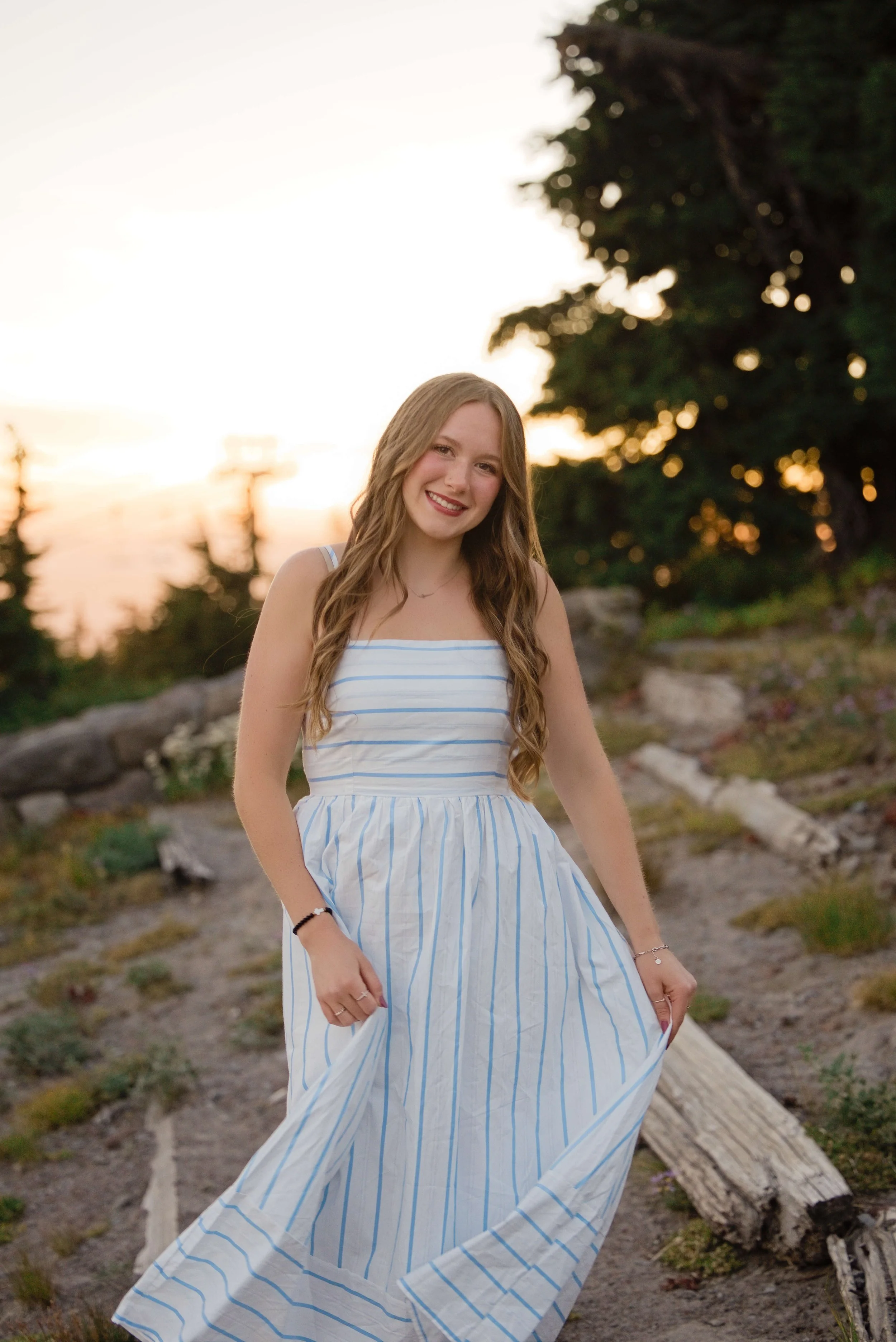 SeniorPhotos-MtHood-Classof2027-Studio623Photography-043.jpg
