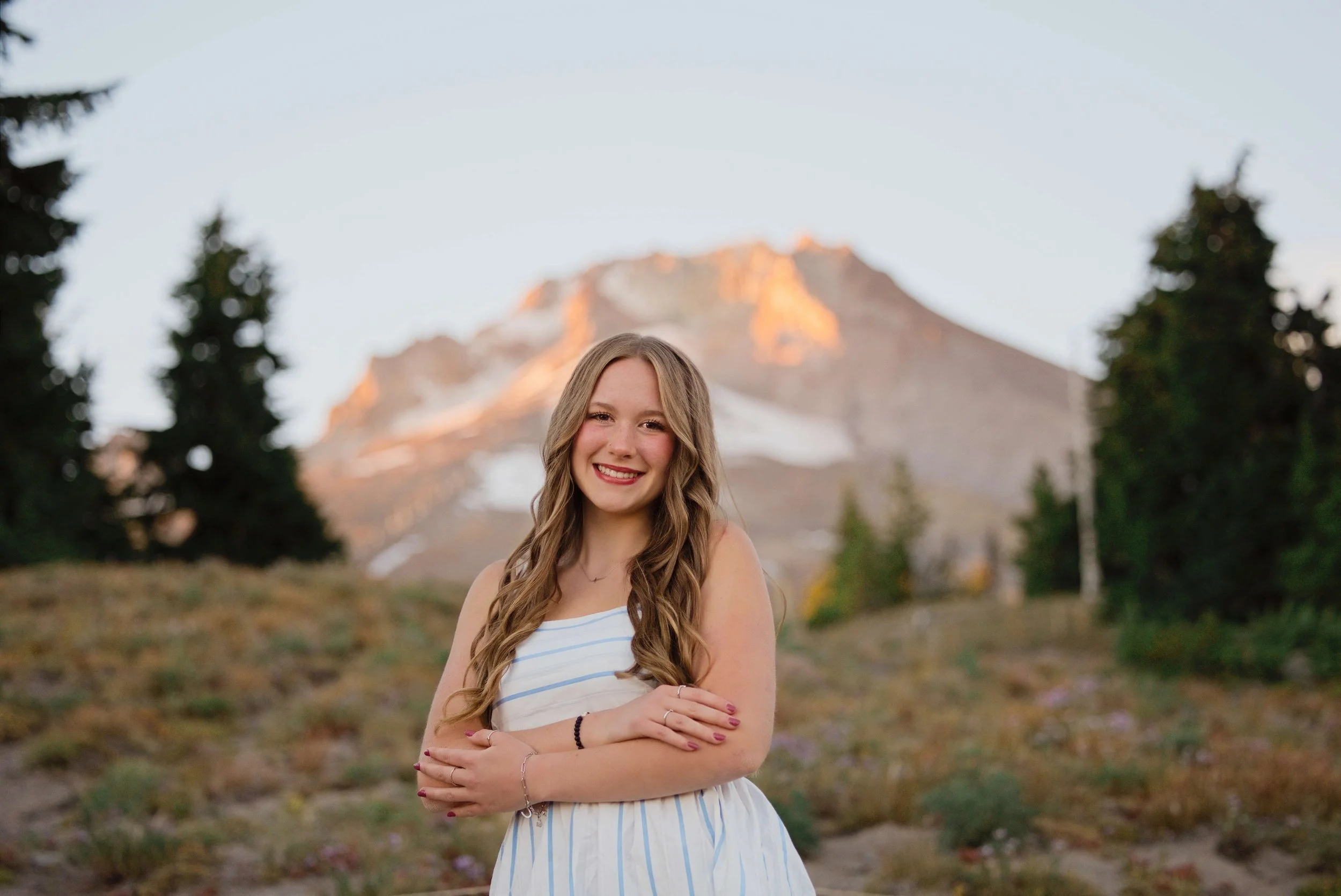 SeniorPhotos-MtHood-Classof2027-Studio623Photography-042.jpg