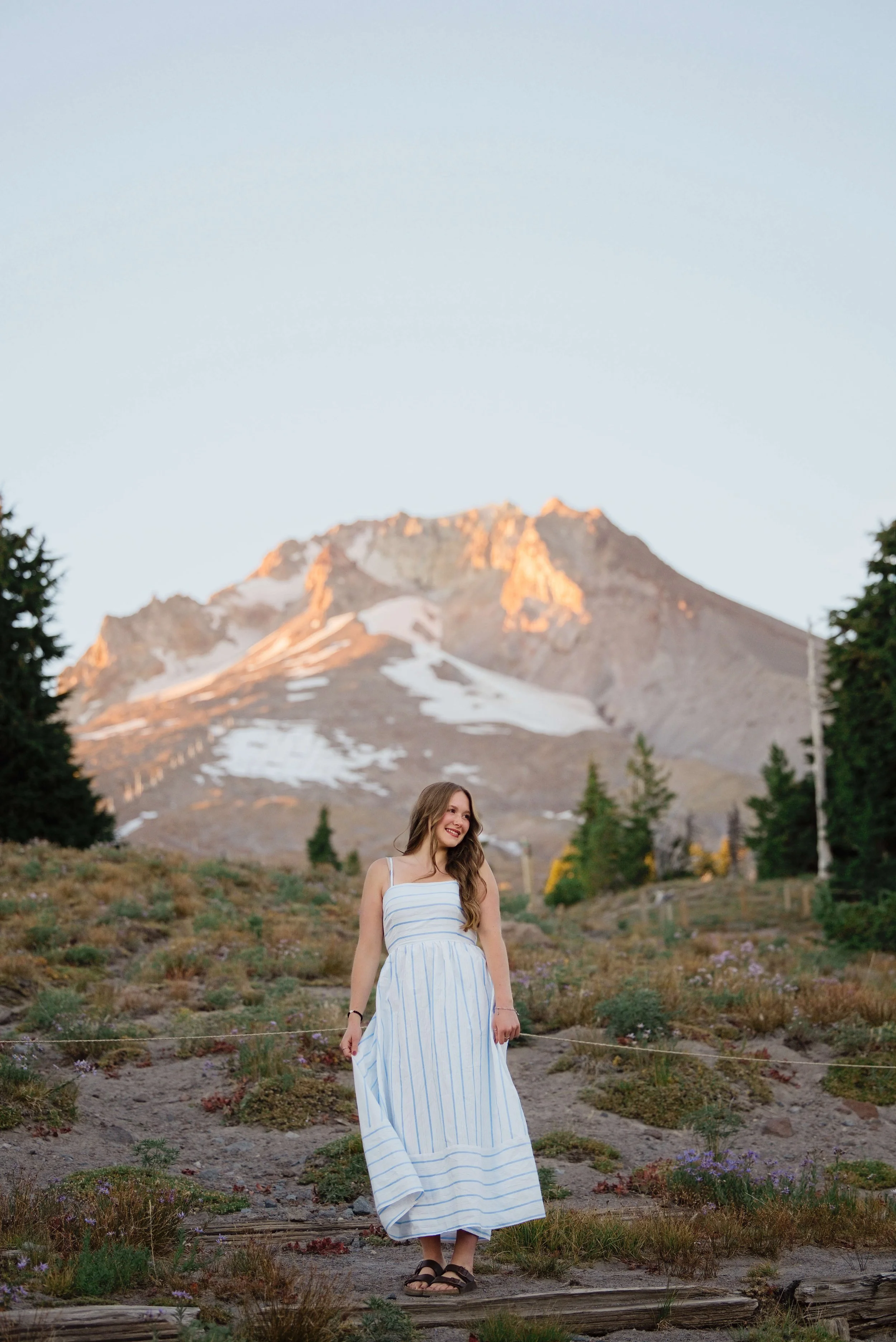 SeniorPhotos-MtHood-Classof2027-Studio623Photography-039.jpg