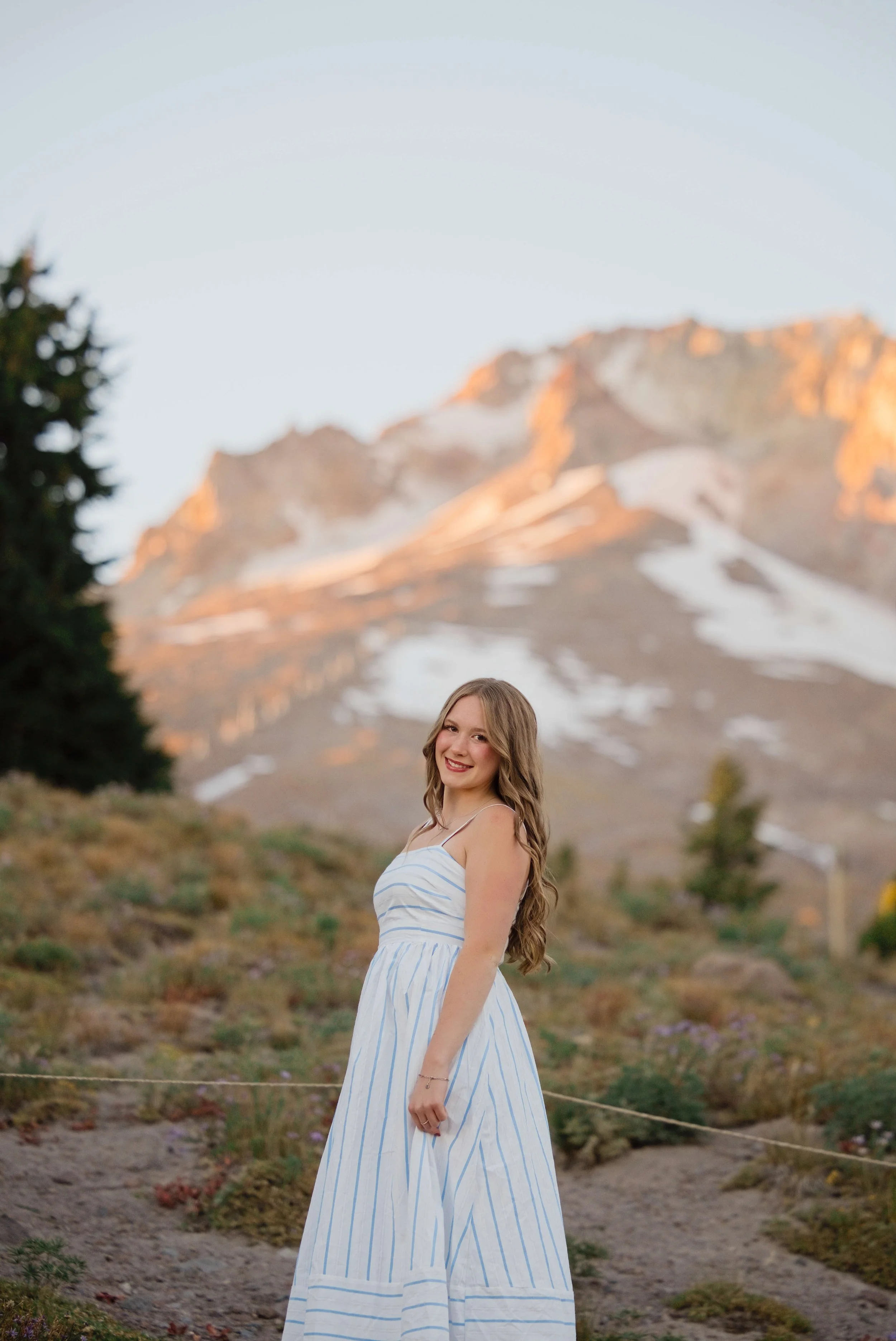 SeniorPhotos-MtHood-Classof2027-Studio623Photography-037.jpg
