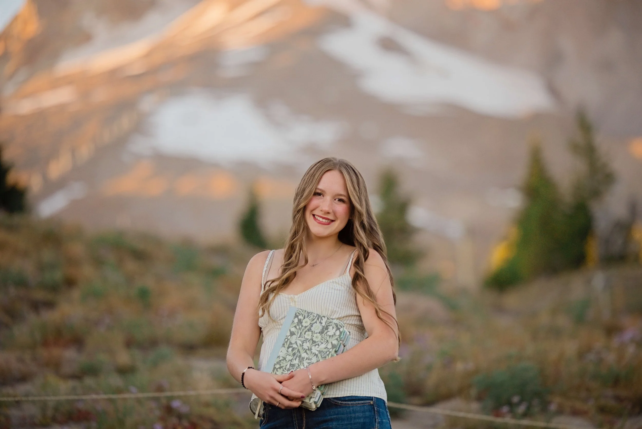SeniorPhotos-MtHood-Classof2027-Studio623Photography-034.jpg